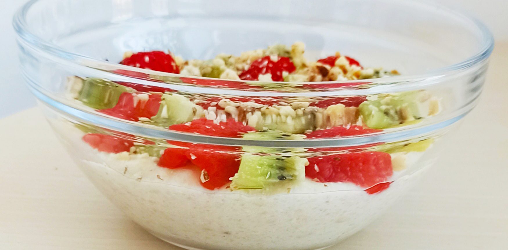 Fulgi de hrisca in lapte cu migdale si fructe