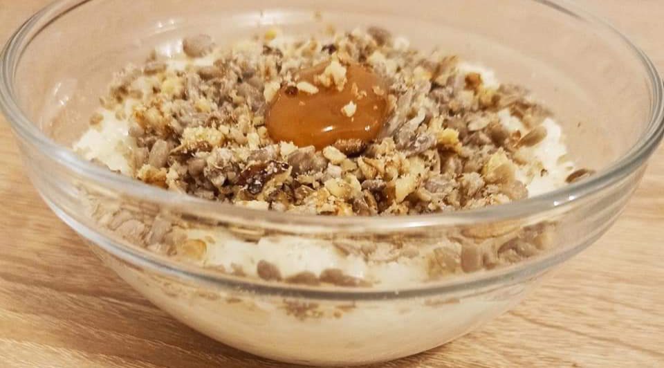 Orez in lapte cu seminte, nuca si miere