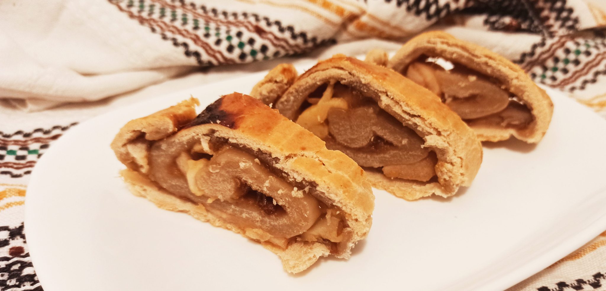 Strudel rapid cu mere