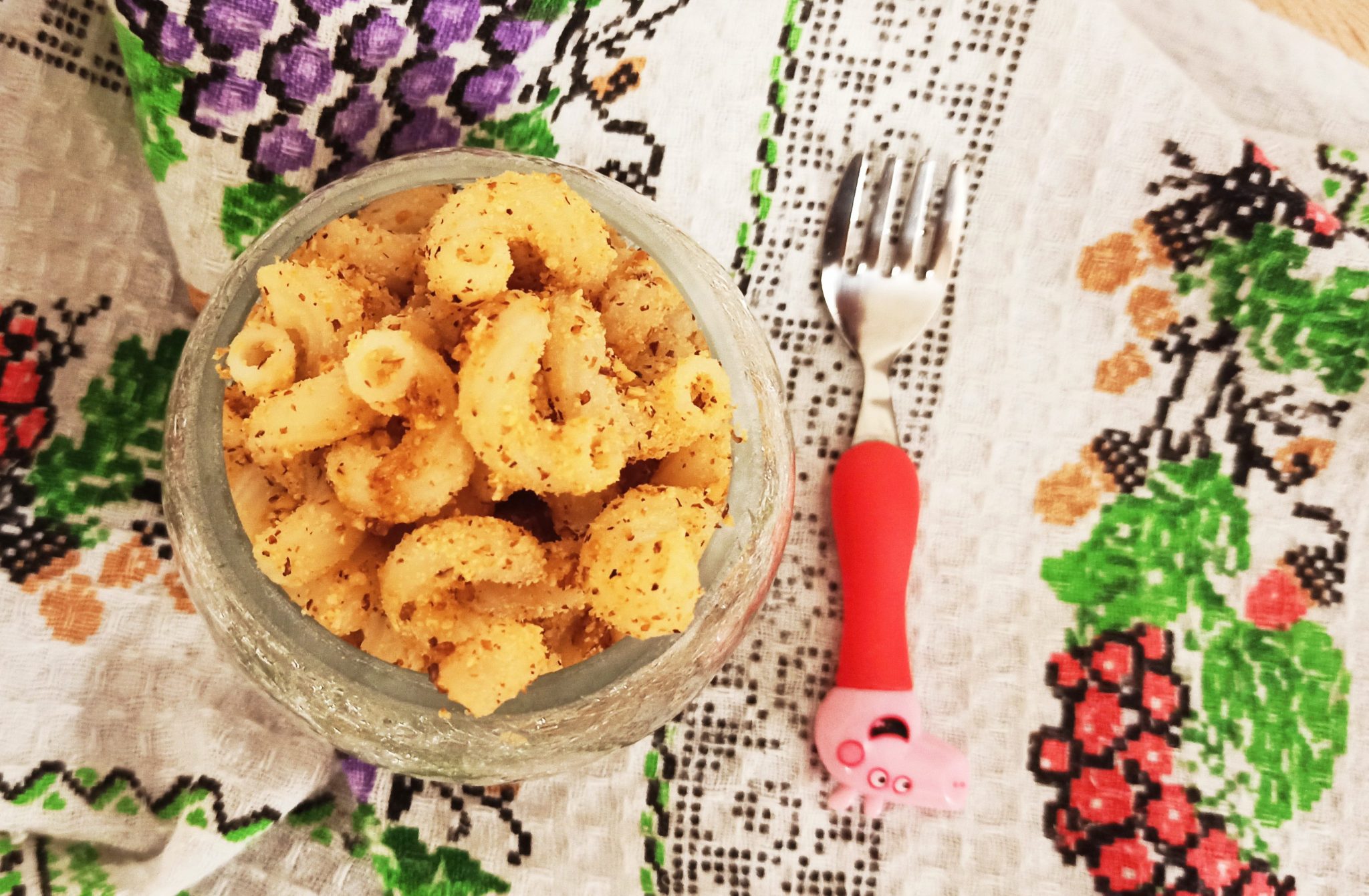 Paste cu pesmet, nuca si miere