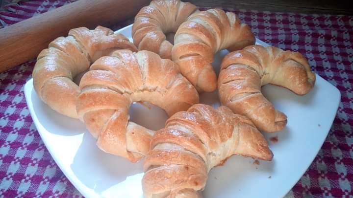 Cornuri pufoase cu magiun