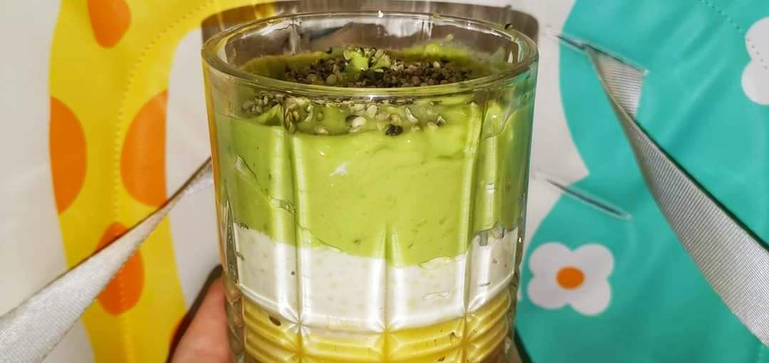 Mei cremos cu mango, avocado și banană – mic dejun sănătos pentru bebeluși