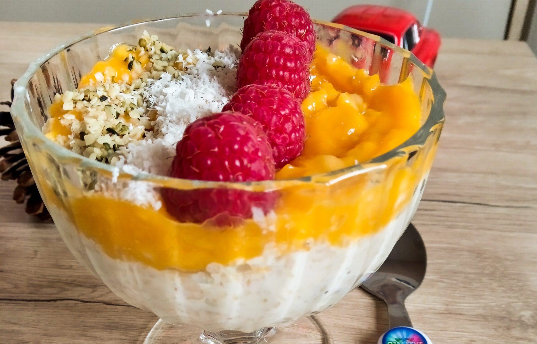 Mei tercios cu mango si zmeurele