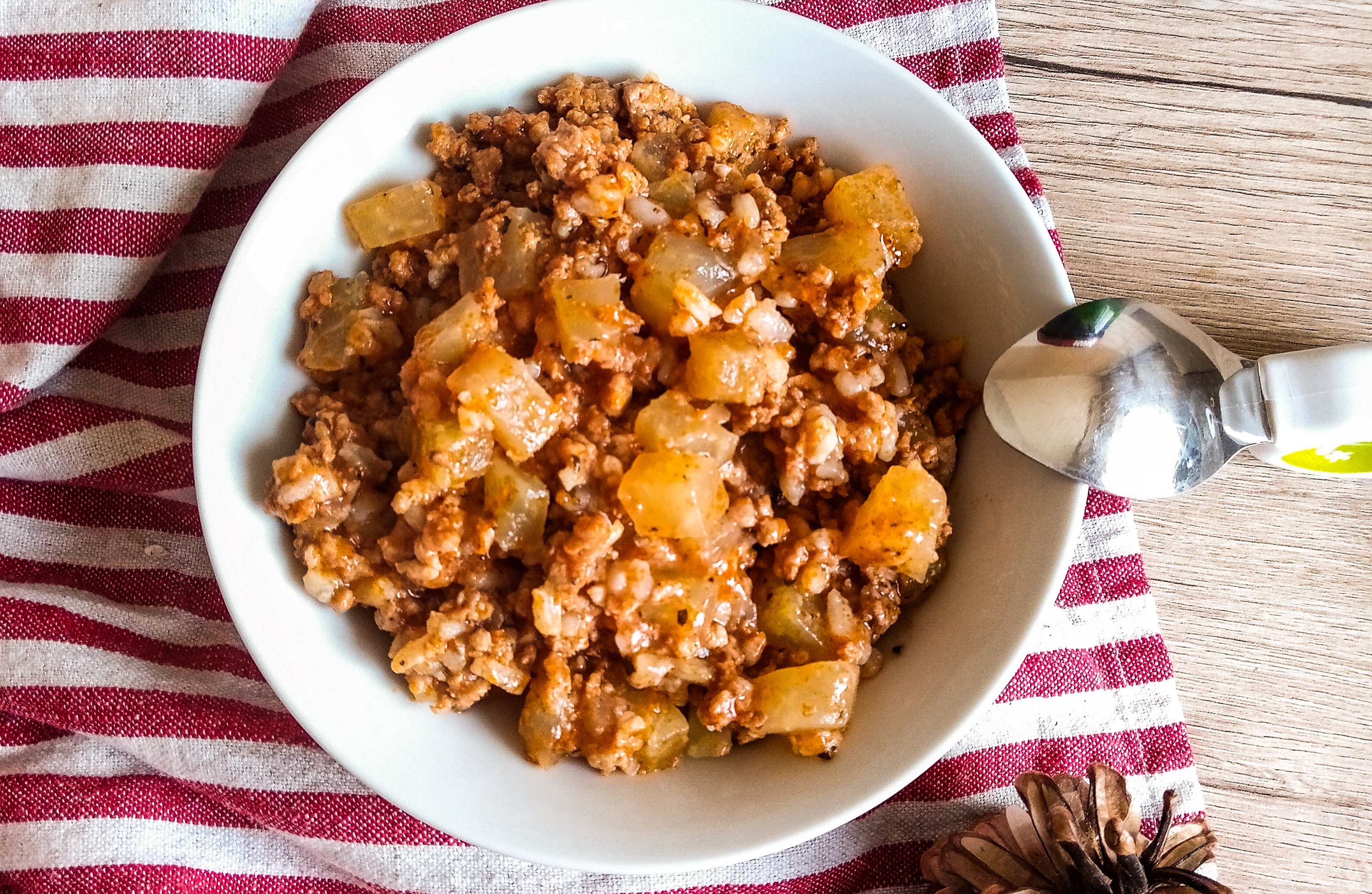 Mancare de gulii cu carne tocata si orez