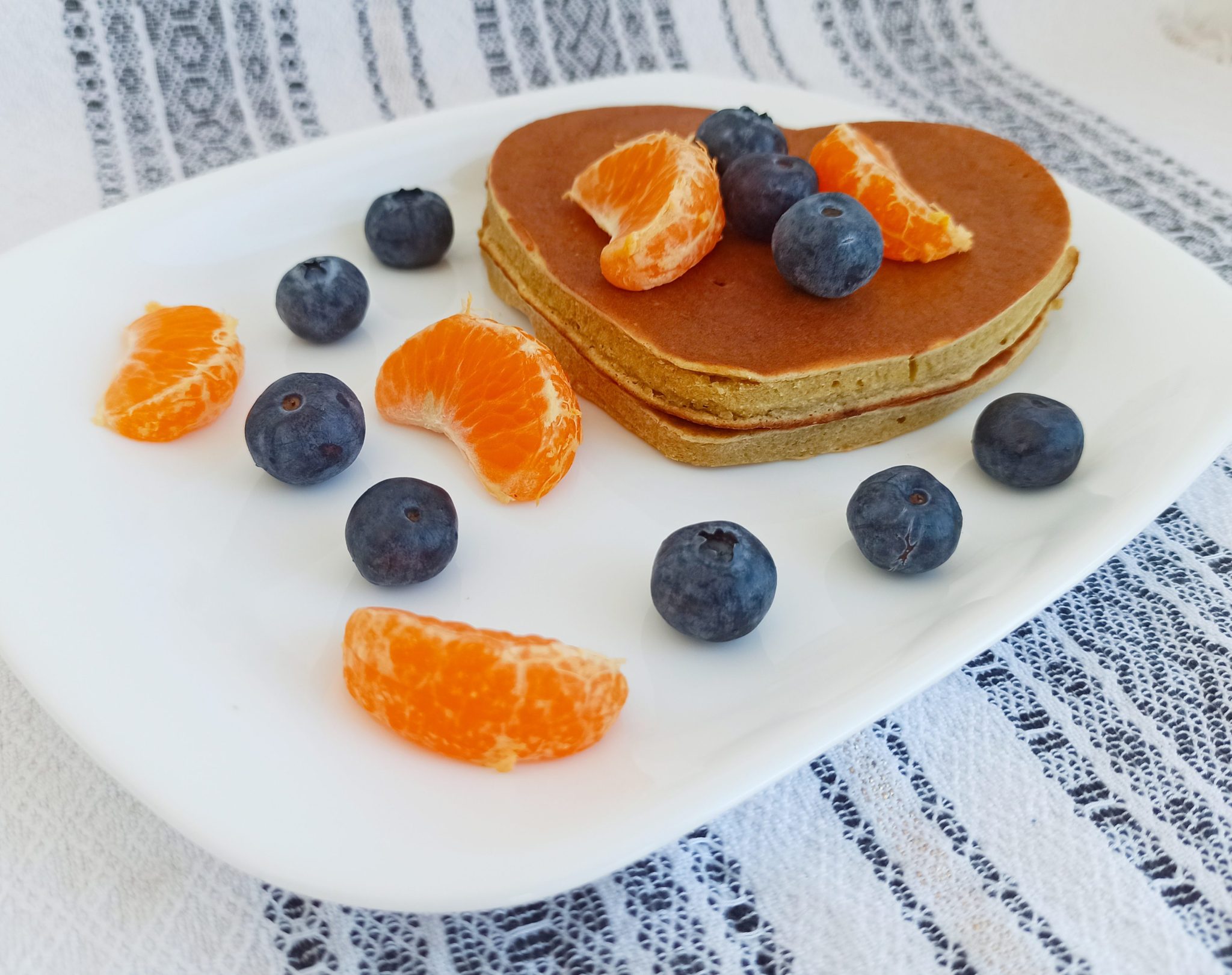 Pancakes cu mix de faina si curmale
