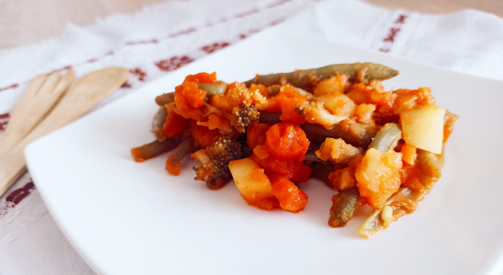 Tocanita de pastai verzi cu cartofi si broccoli