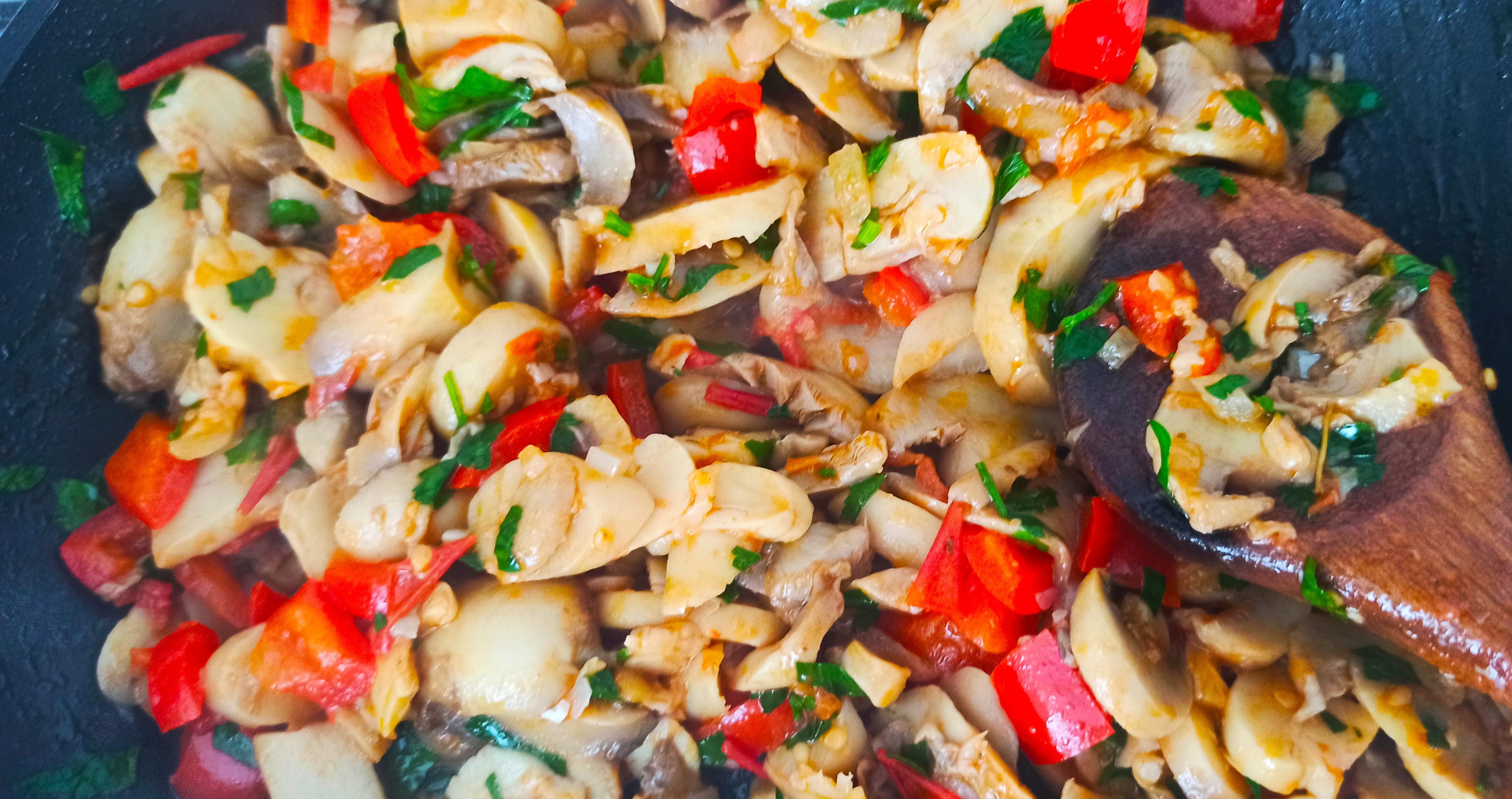 Ciuperci champignion la tigaie