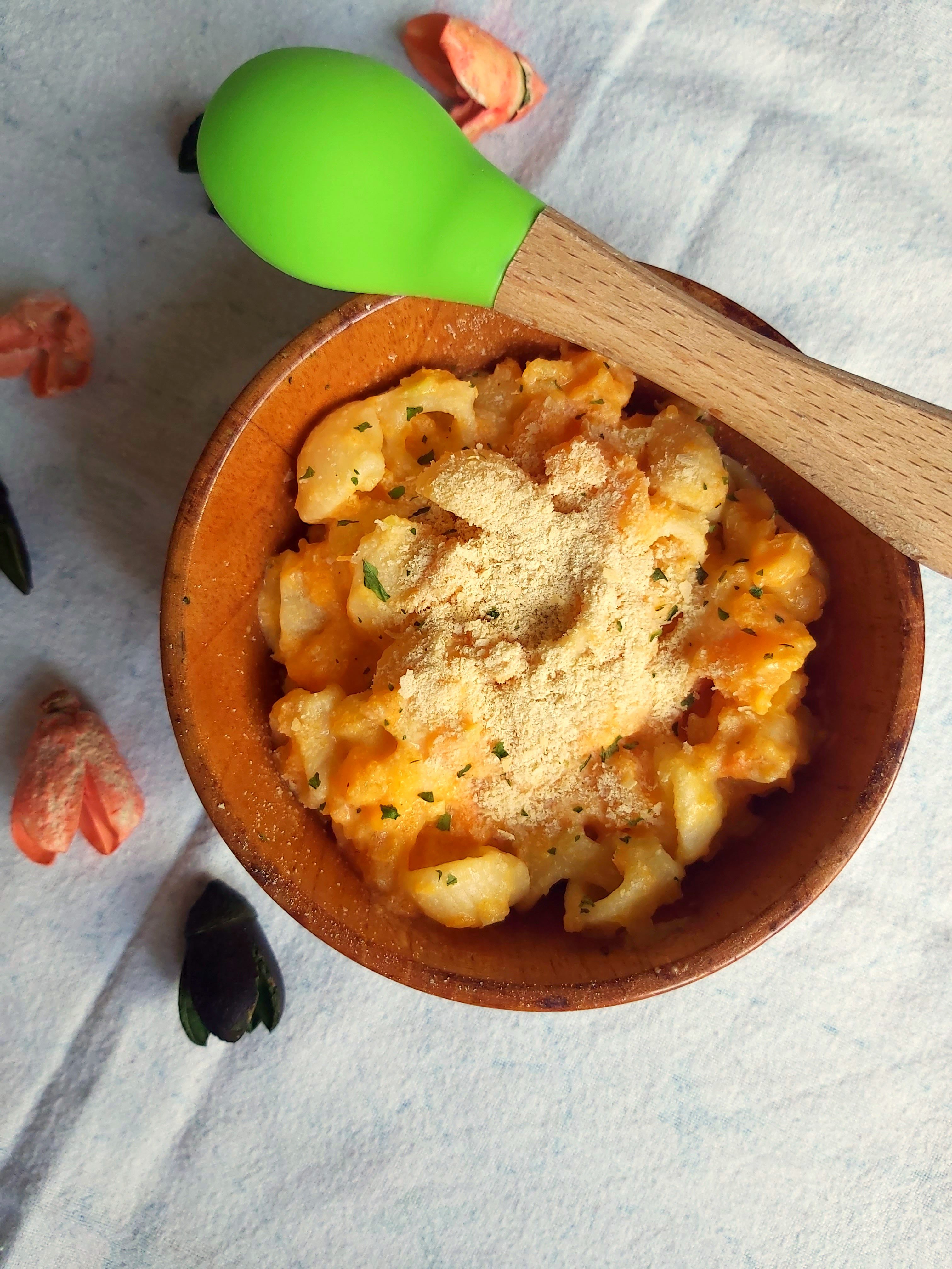 Paste cu sos de dovleac si fulgi de drojdie inactiva