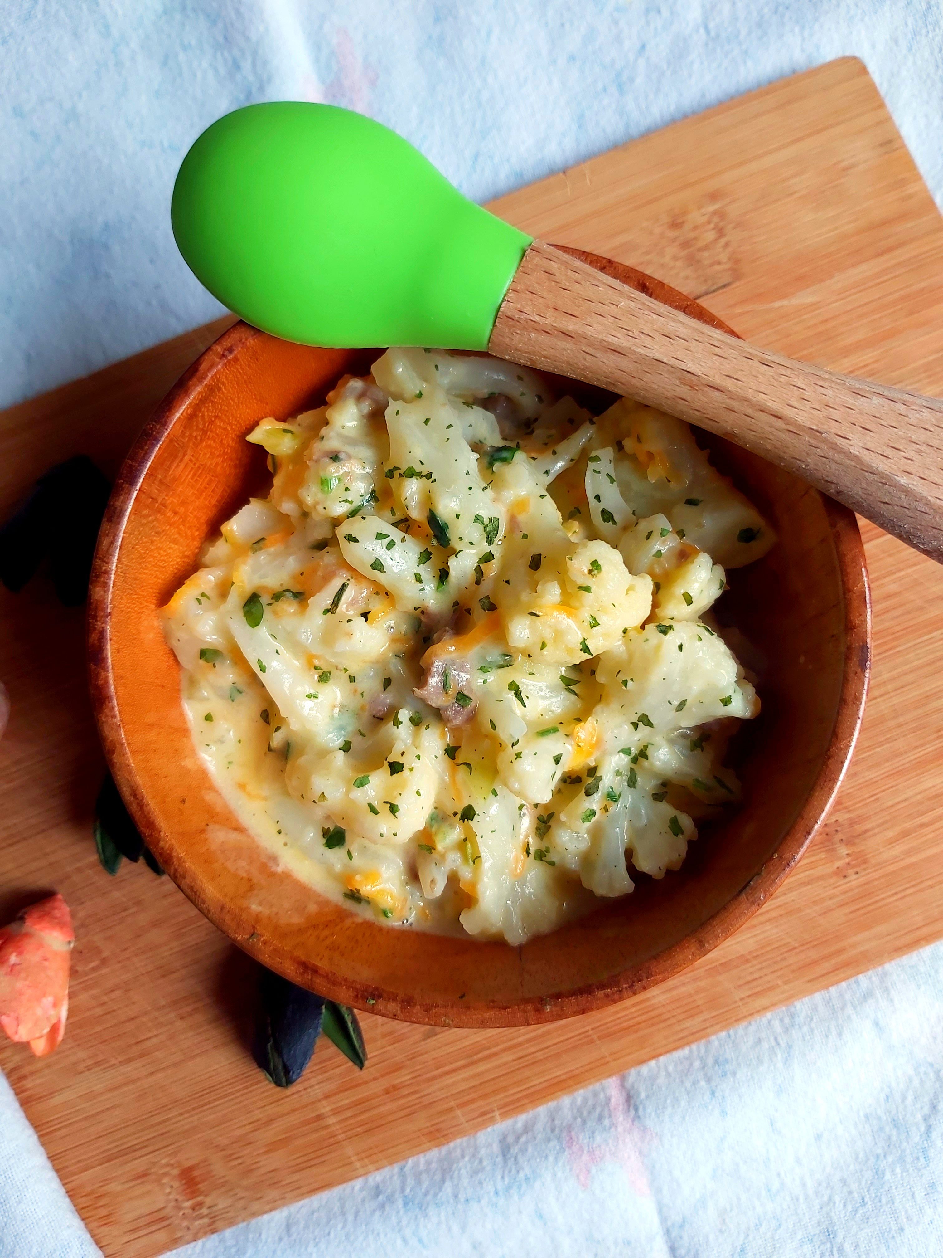 Conopida in sos alb cu carne de vita