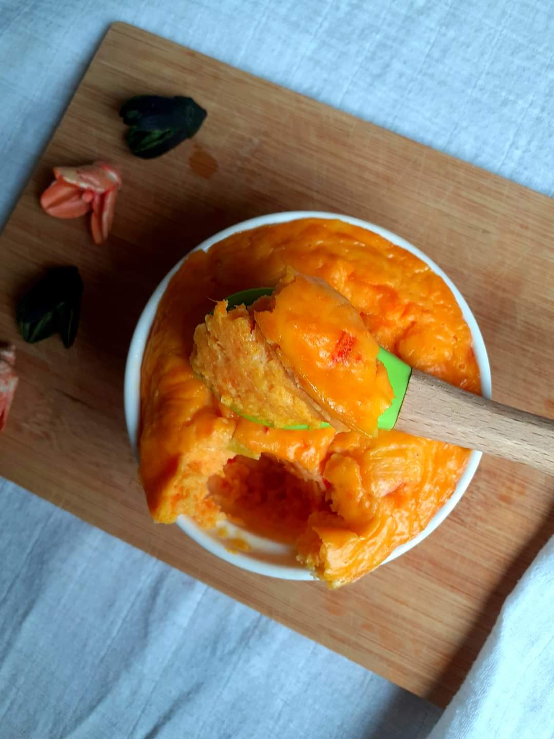 Budinca de cartof dulce, ardei gras si mozarella