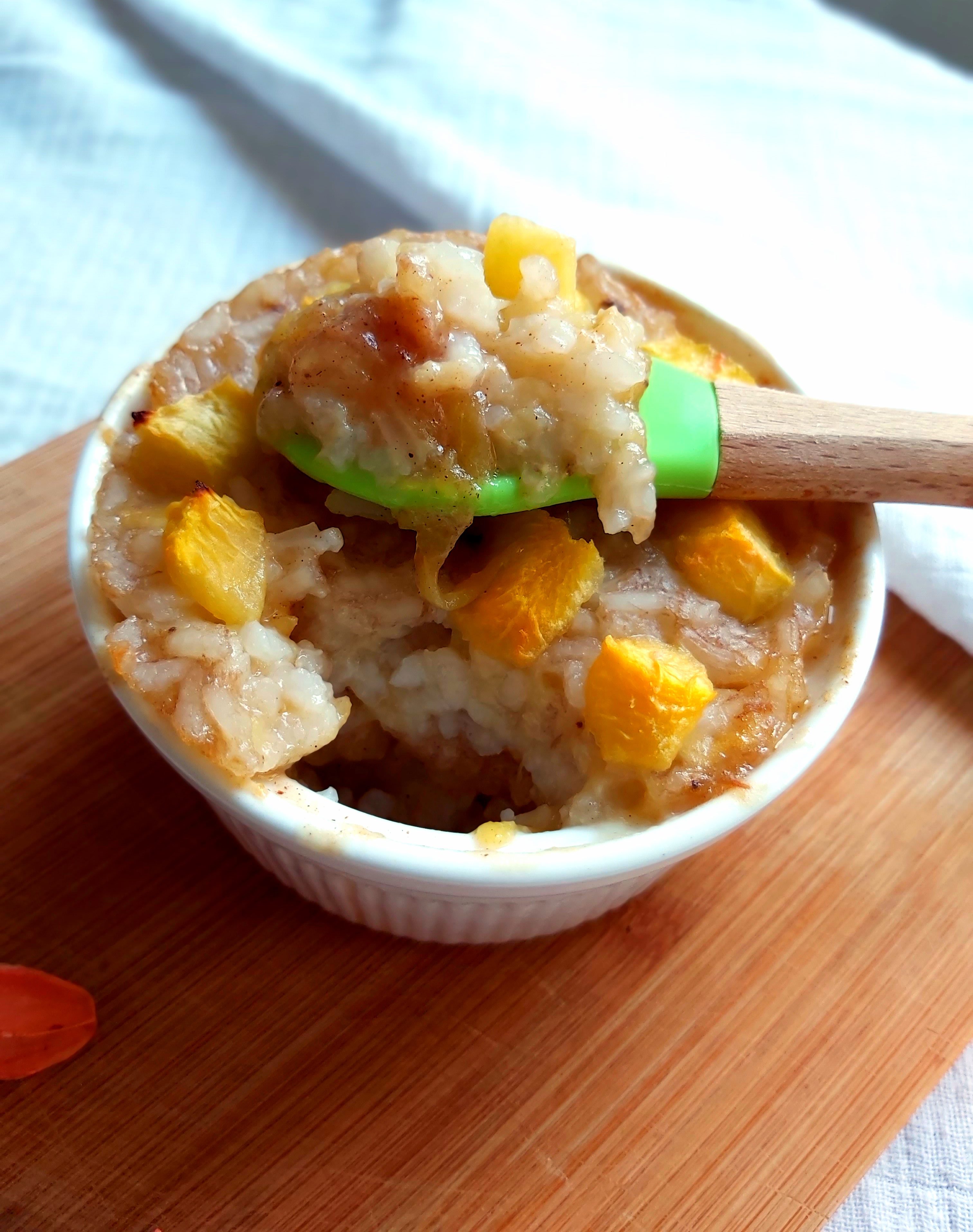 Budinca de orez cu piersica si banana