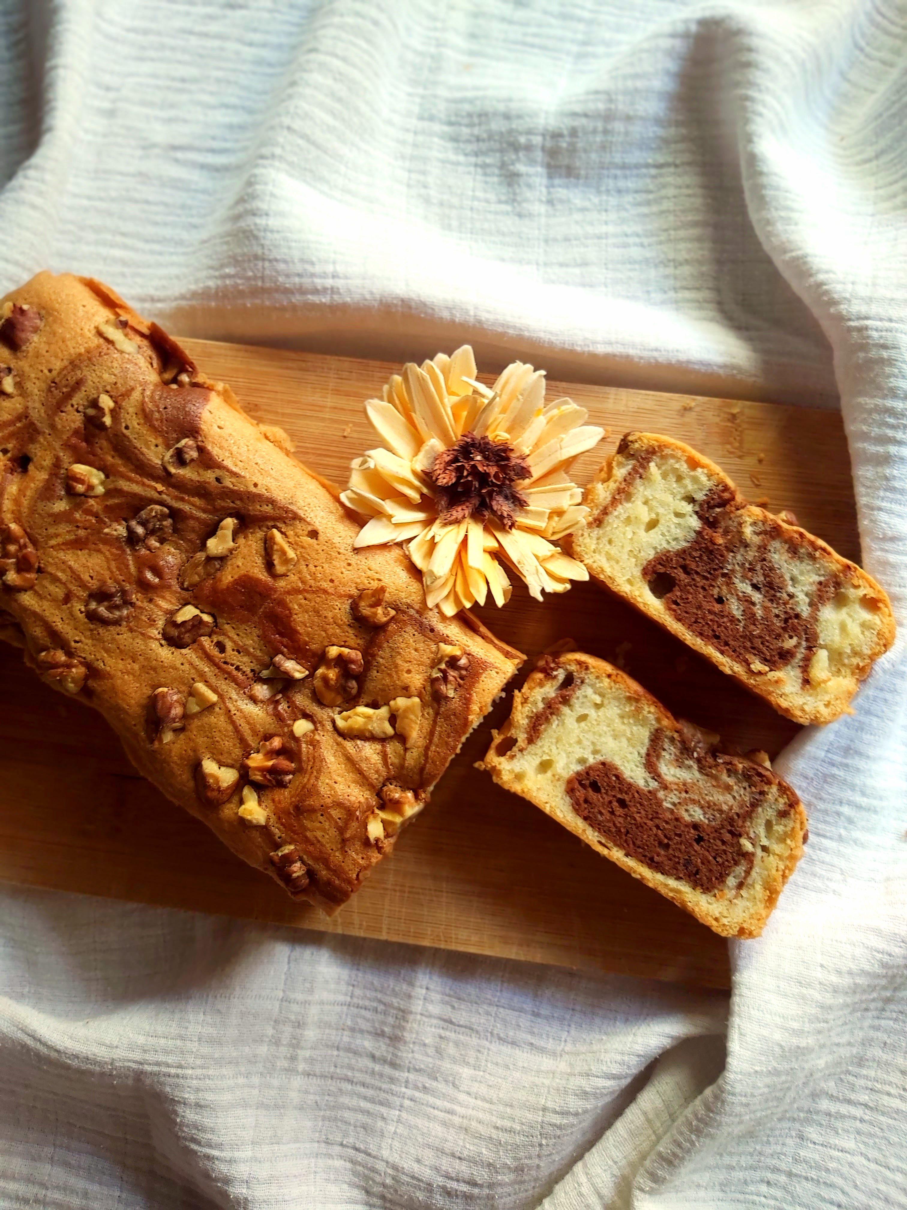 Chec din albusuri cu nuca si cacao