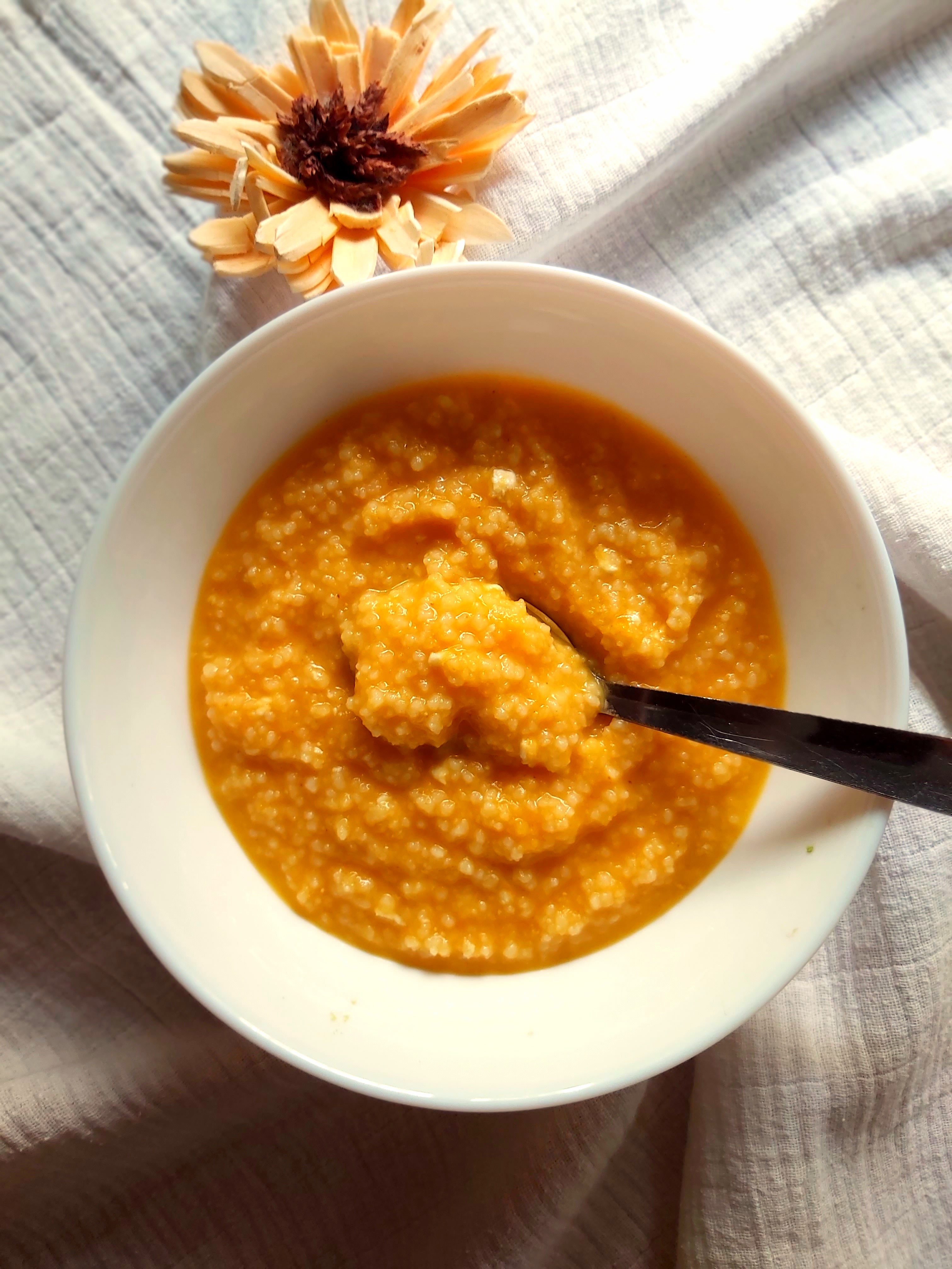 Cuscus cu crema de cartof dulce, morcov si ricotta