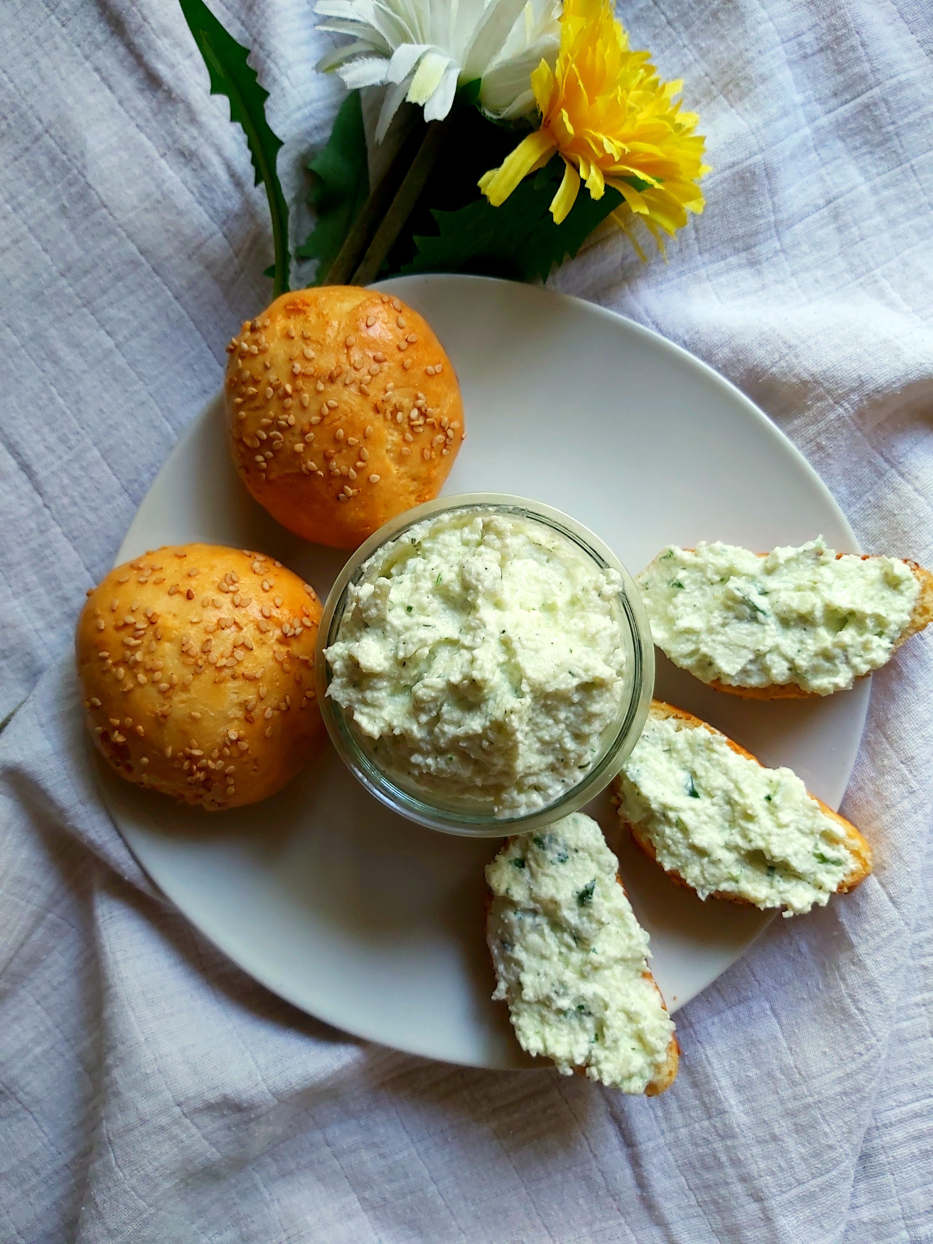 Crema de conopida cu branza si verdeata