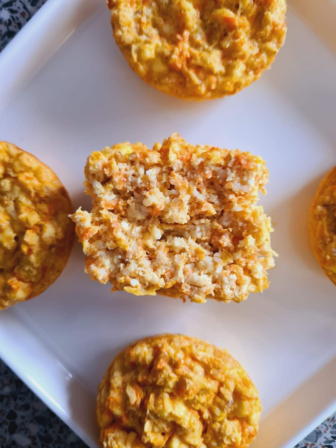 Briose cu branza, morcov si mar copt