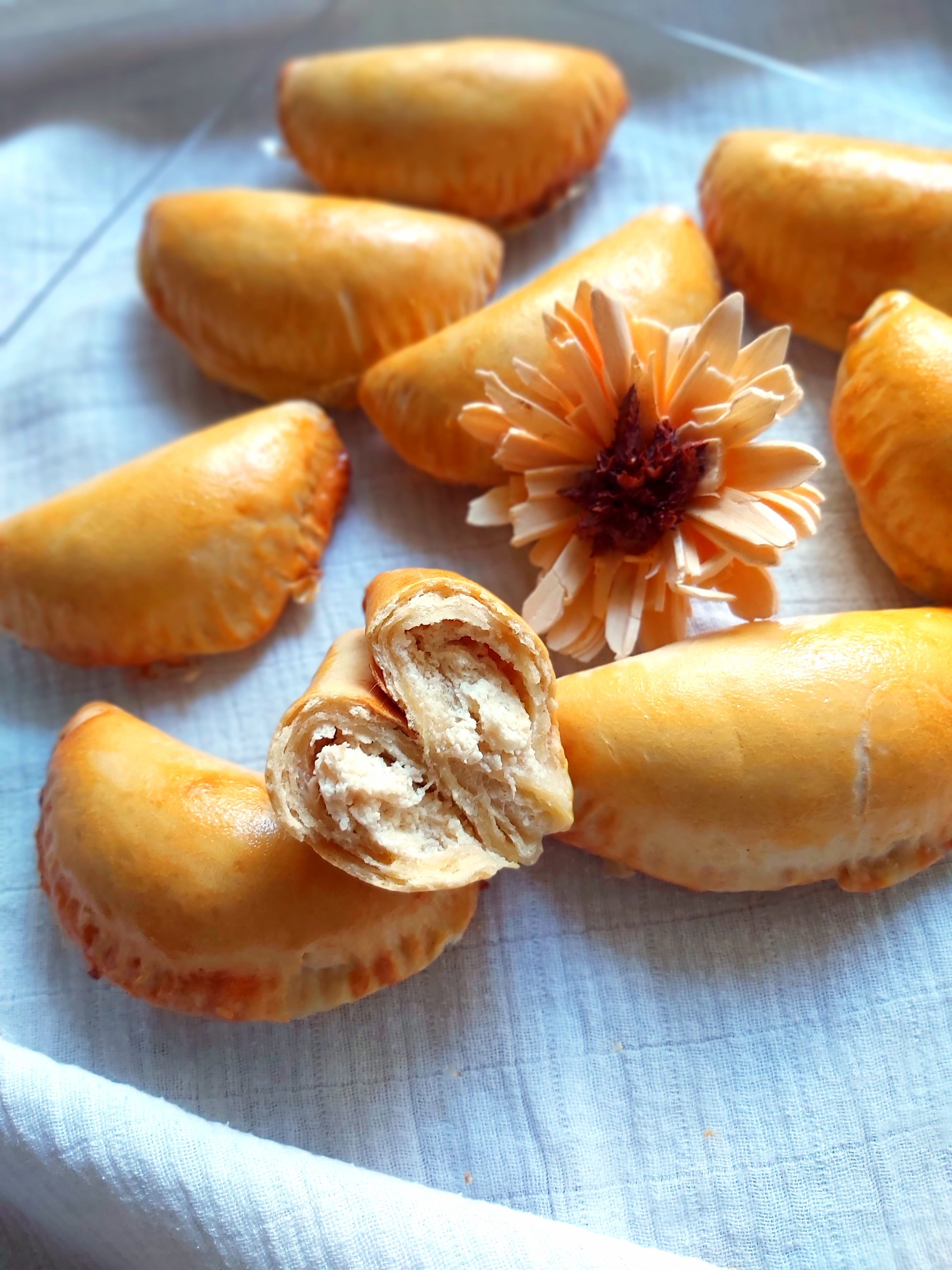 Branzoaice la cuptor cu banana si branza de vaci