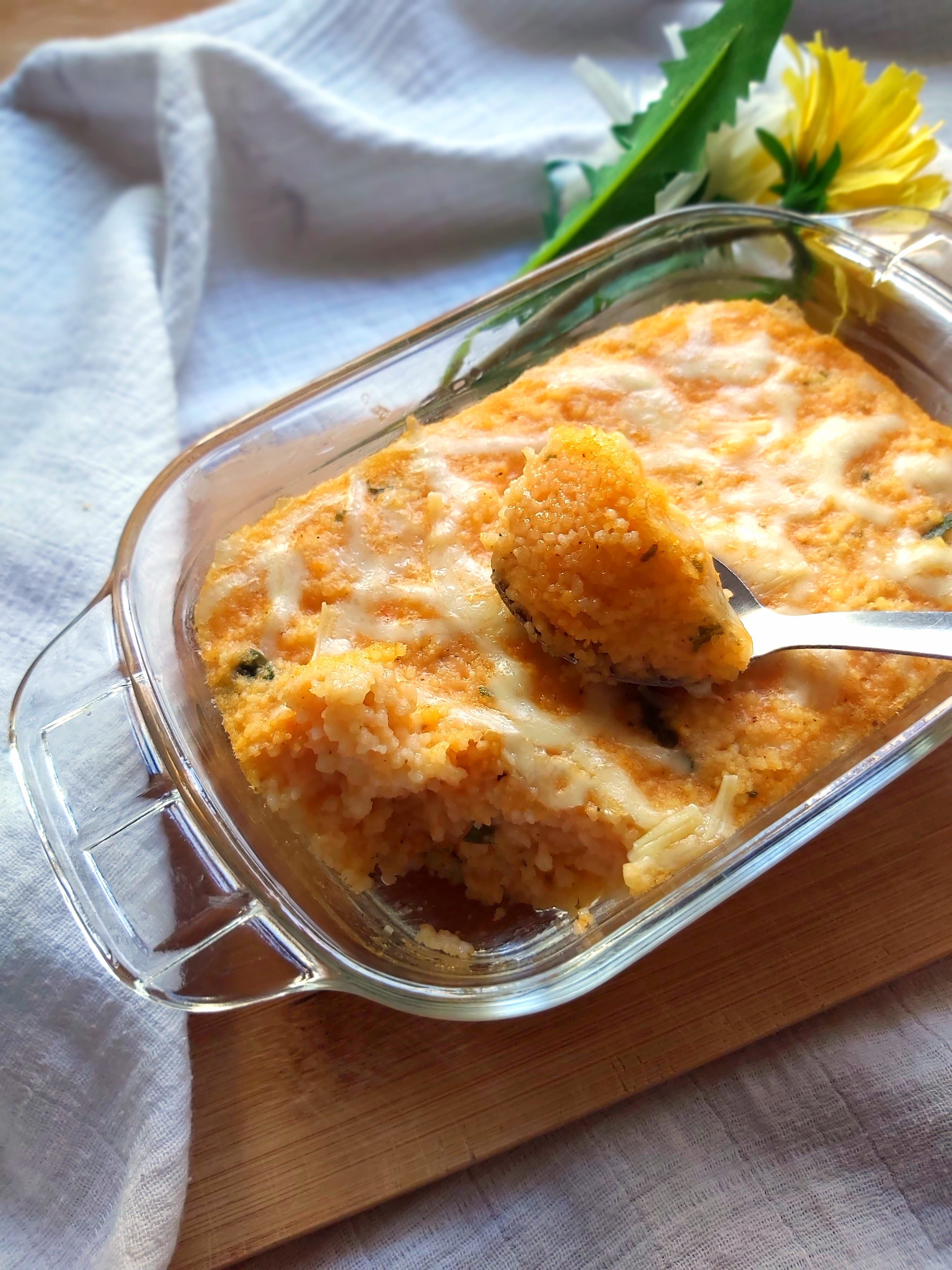 Cuscus cu cascaval si sos de rosii