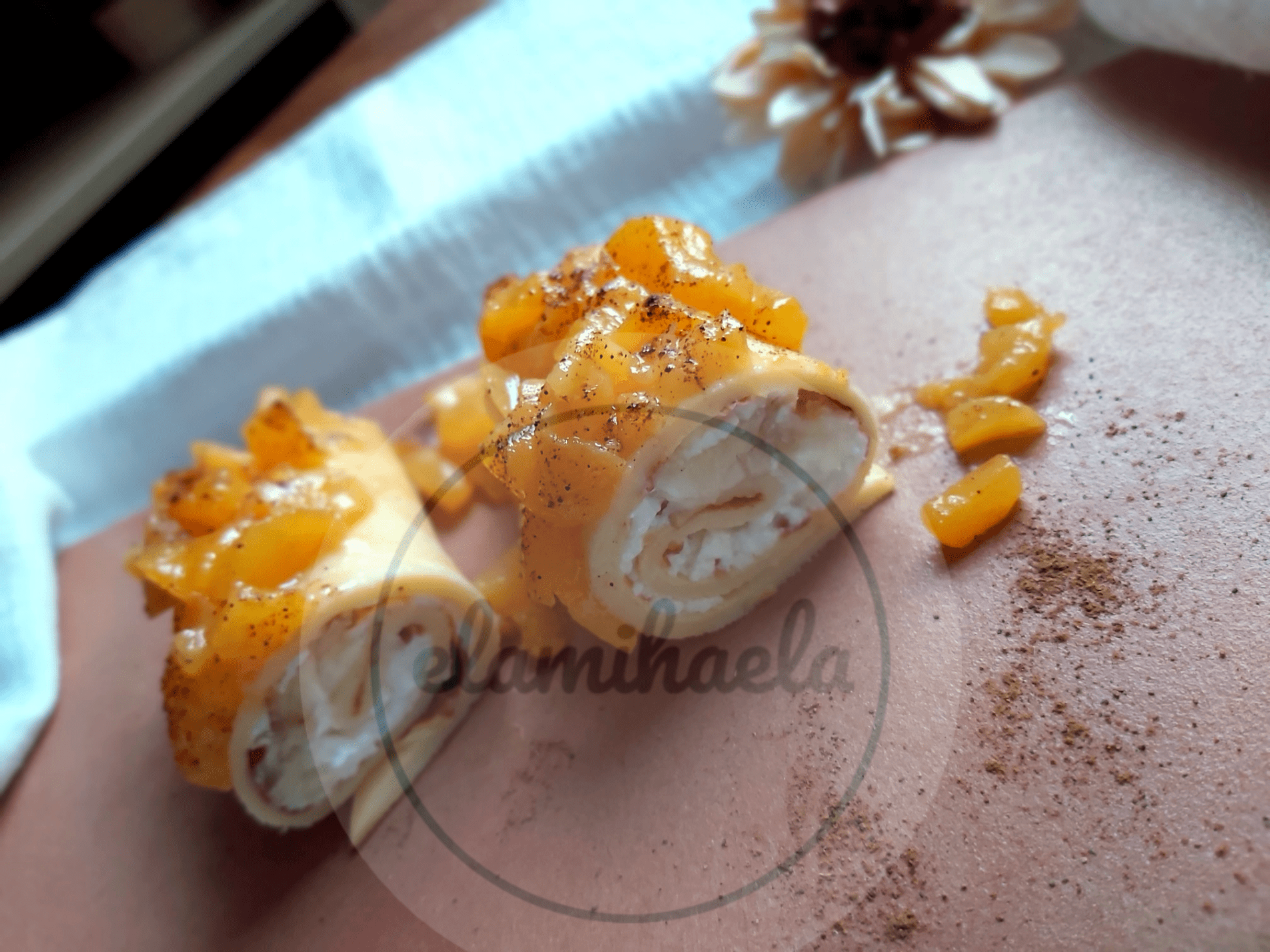 Wrap cu branza, banana si sos de prune