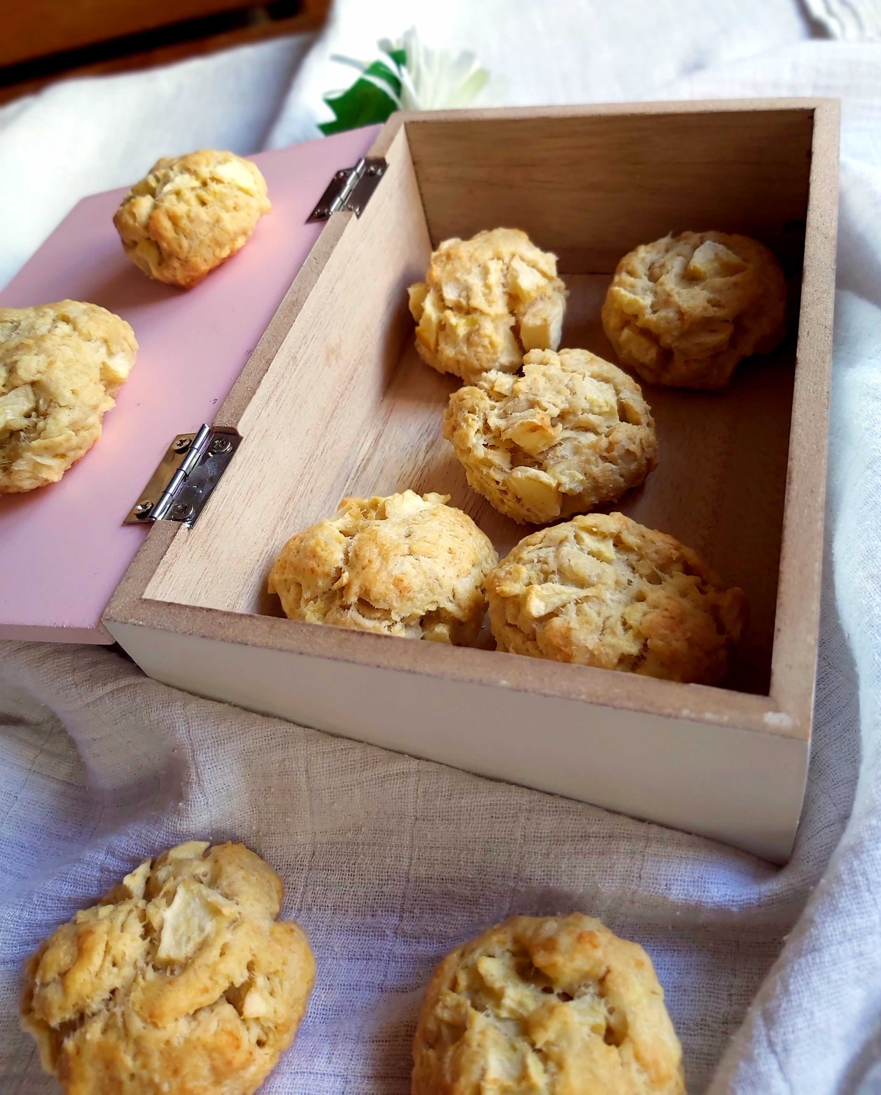 Biscuiti fragezi cu mere