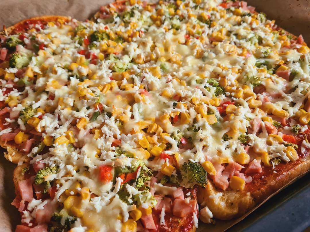 Pizza pe blat de paine