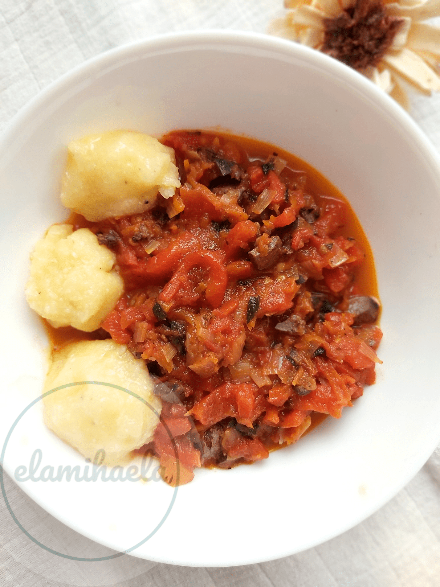 Tocanita de ardei copti si ficatei de pui