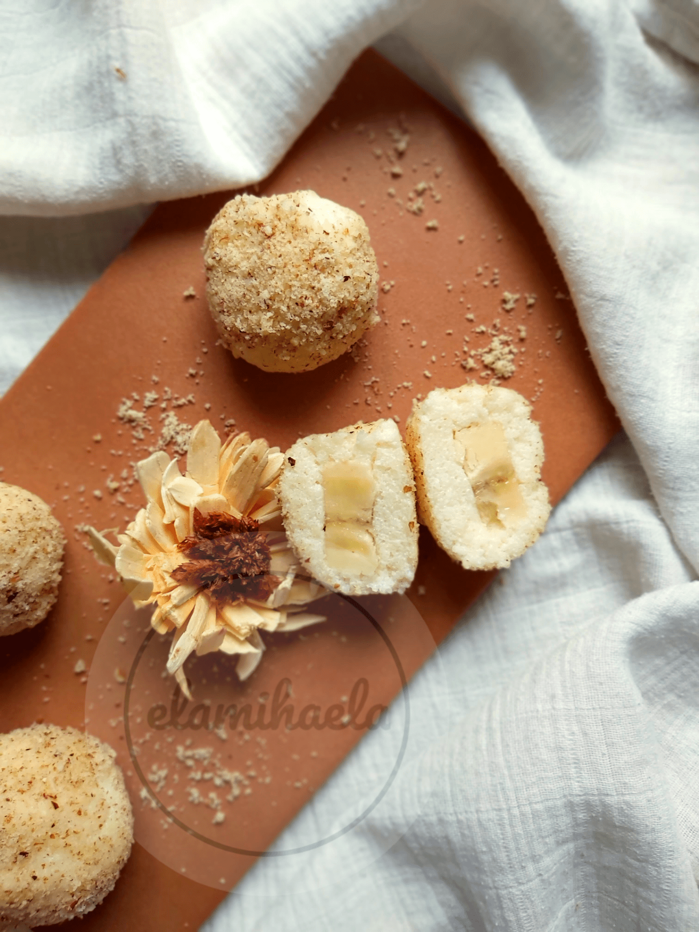 Galuste din gris umplute cu banana