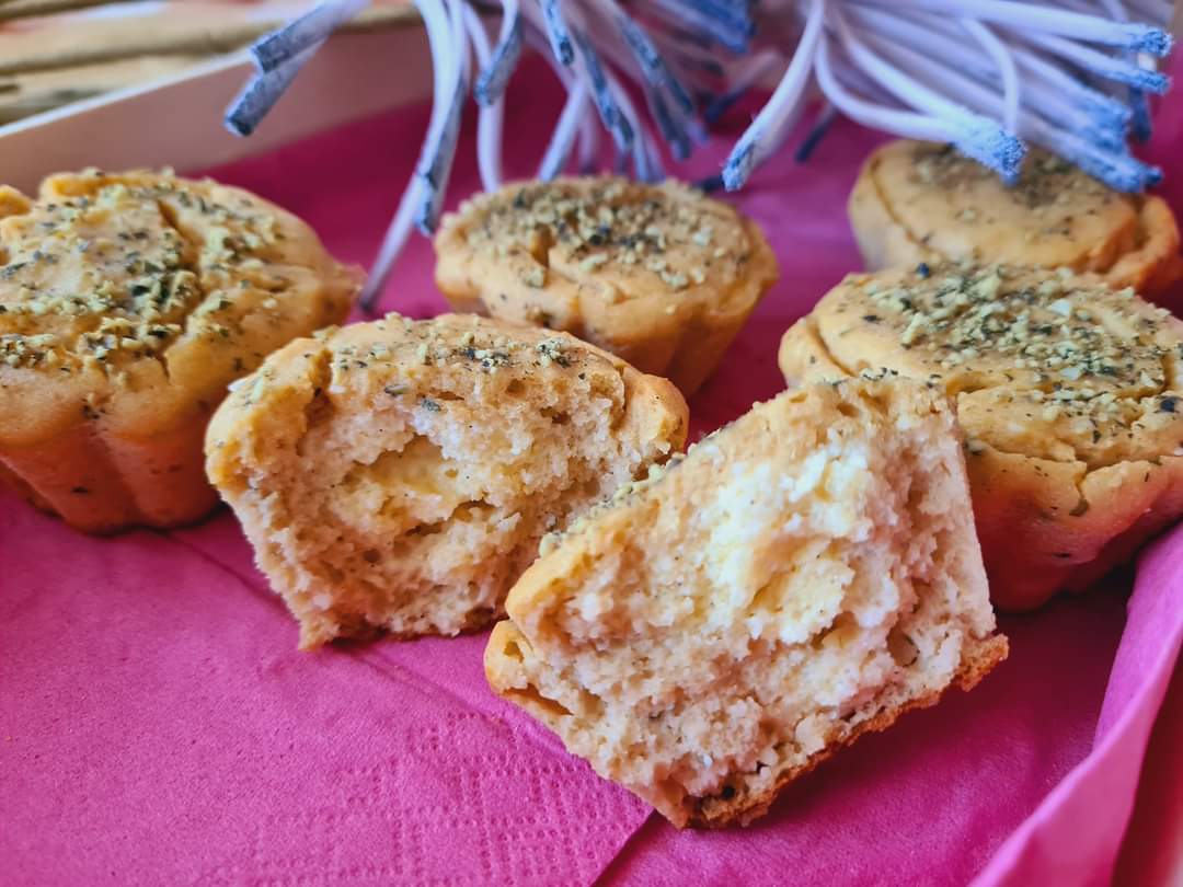 Prajiturele umplute cu crema de branza