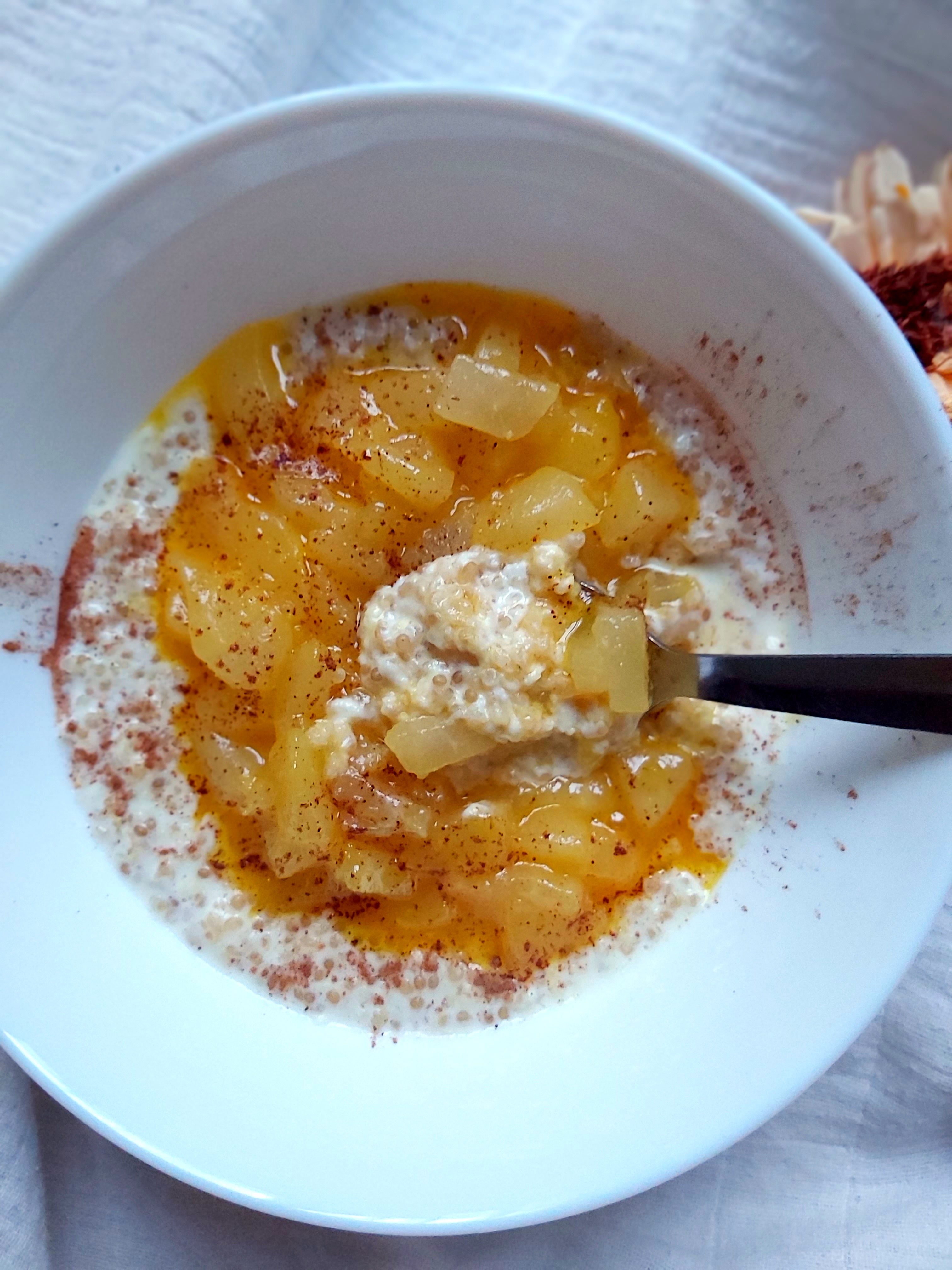 Quinoa cu lapte si para caramelizata