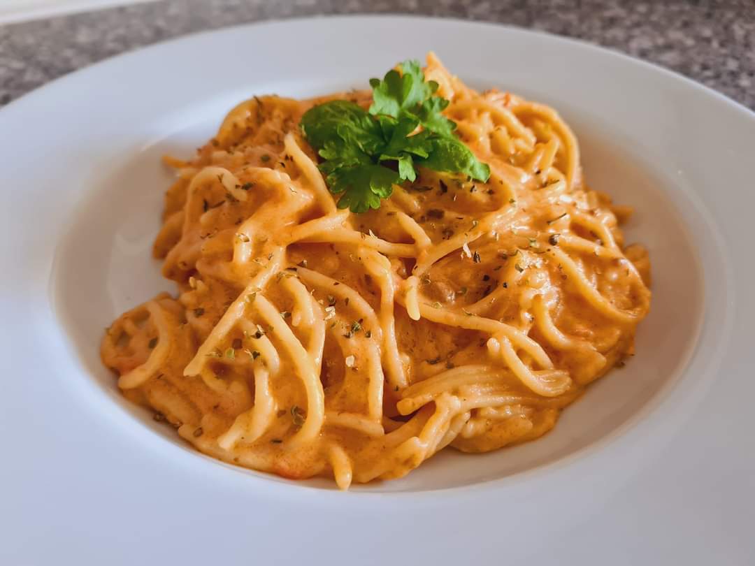 Spaghete cu sos cheese