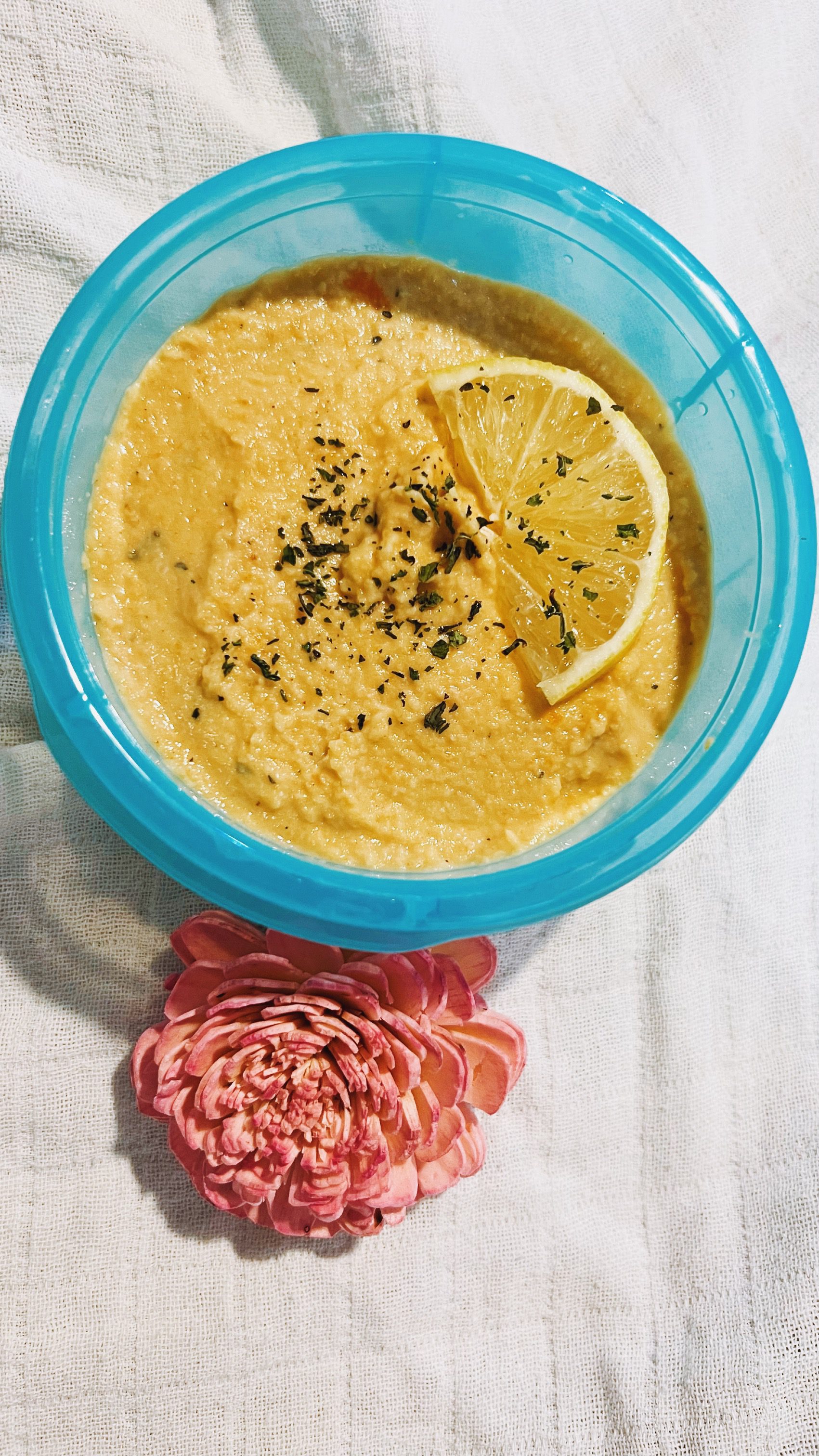 Humus cu menta 