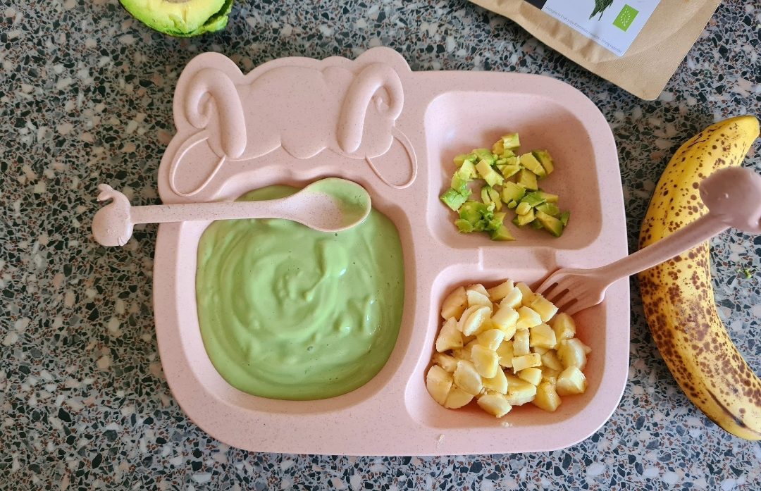 Milkshake de avocado cu spirulina