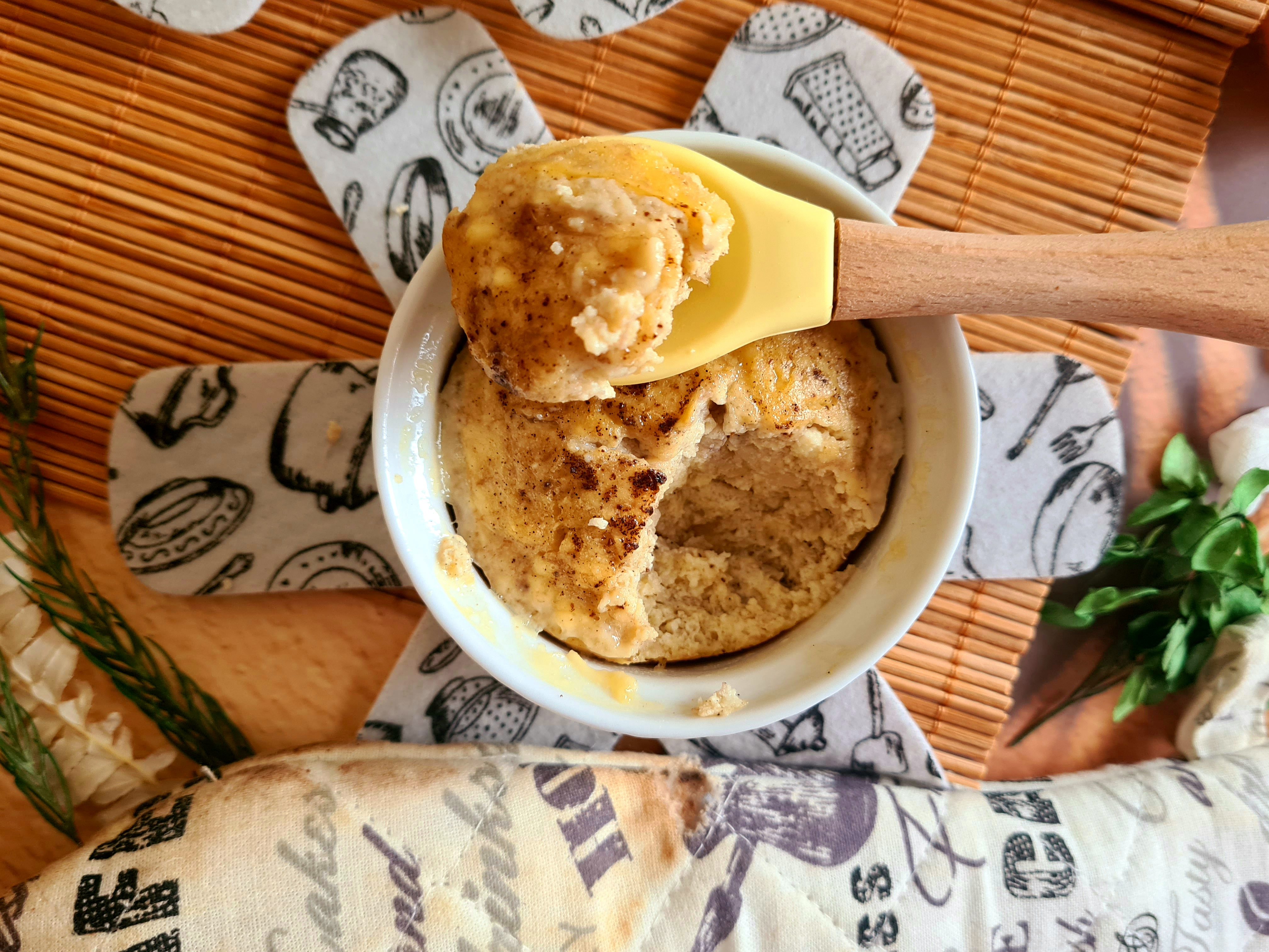 Budinca vanilata de banana cu branzica de casa