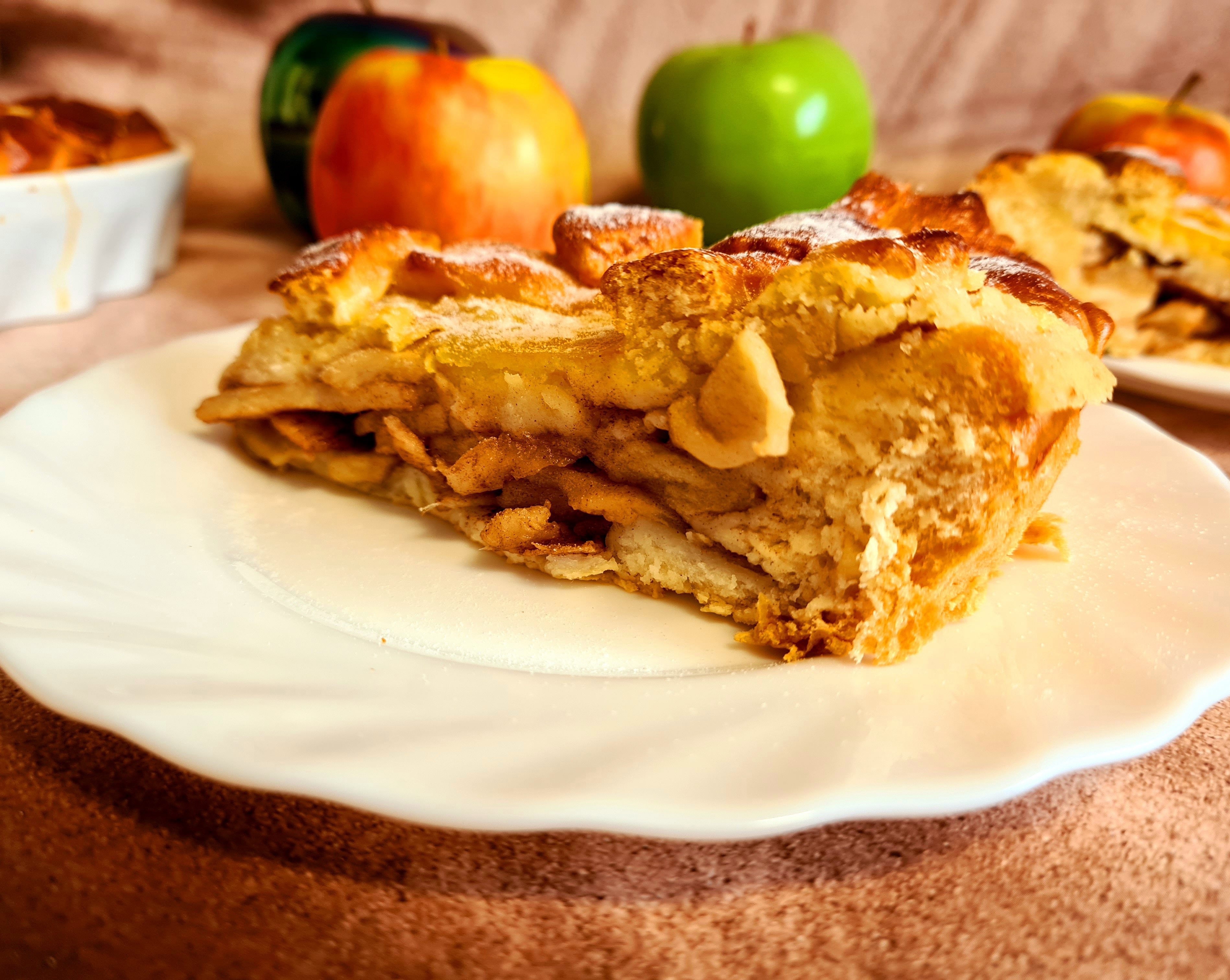 Tarta aromata cu mere