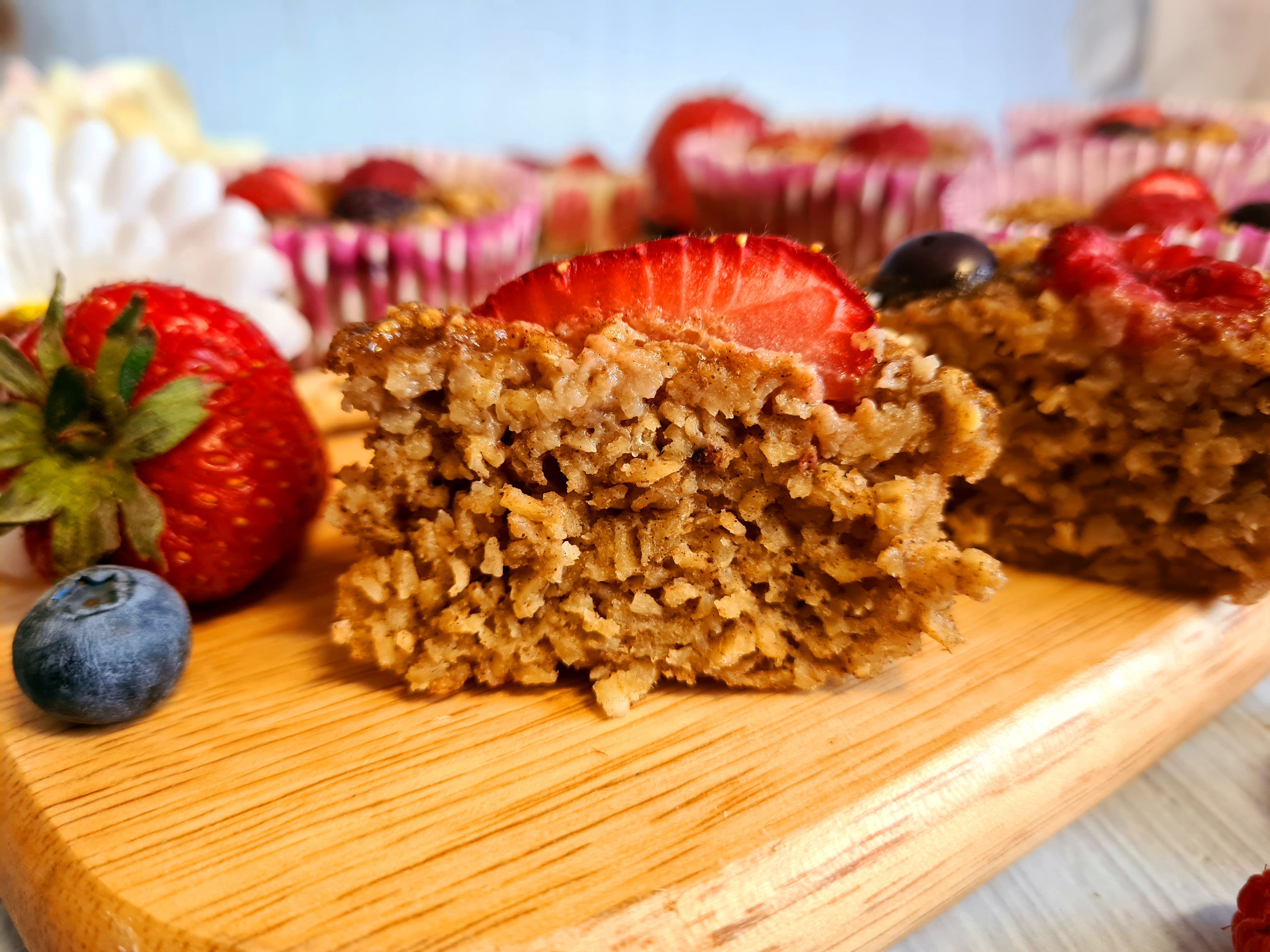 Berry oatmeal cups