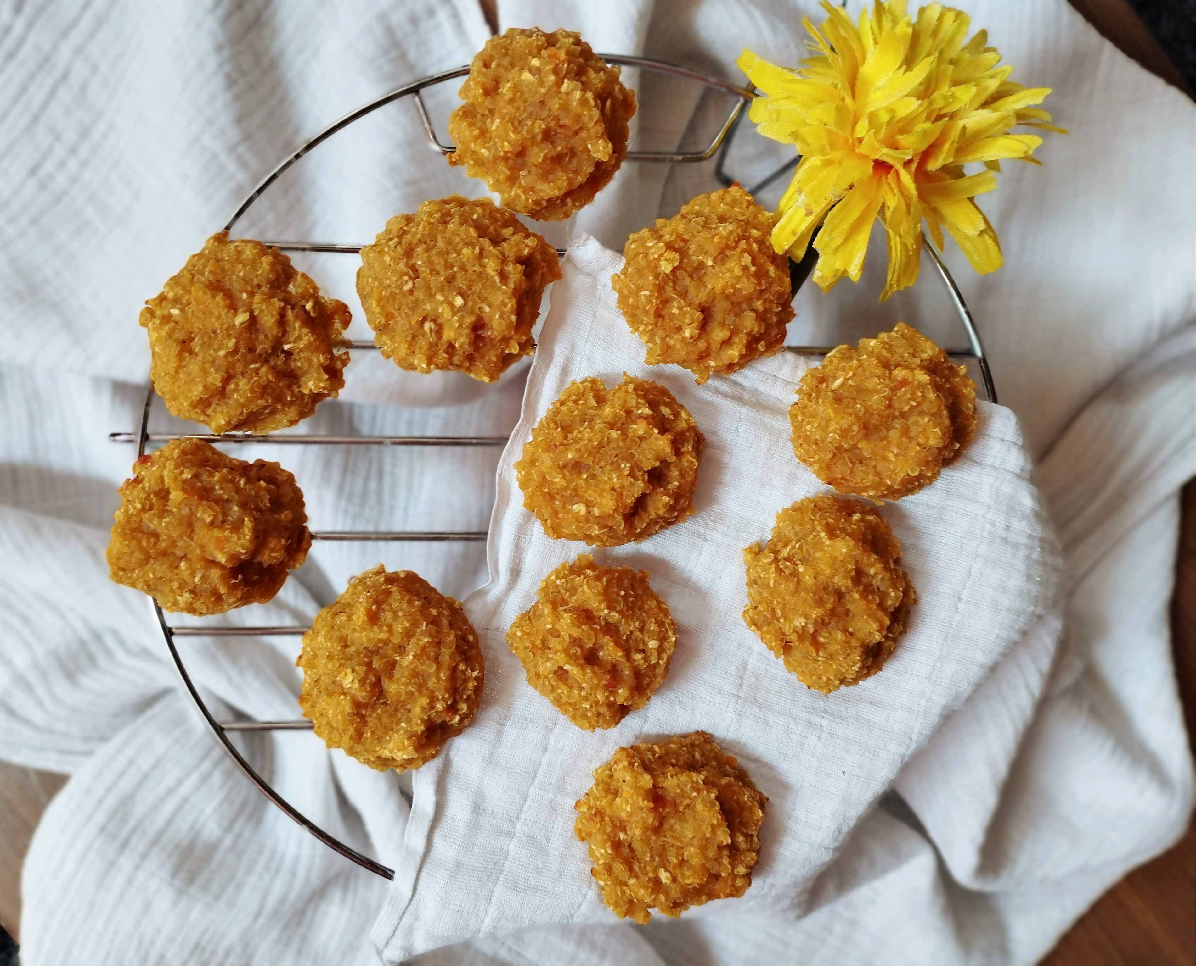 Fursecuri cu quinoa si caise