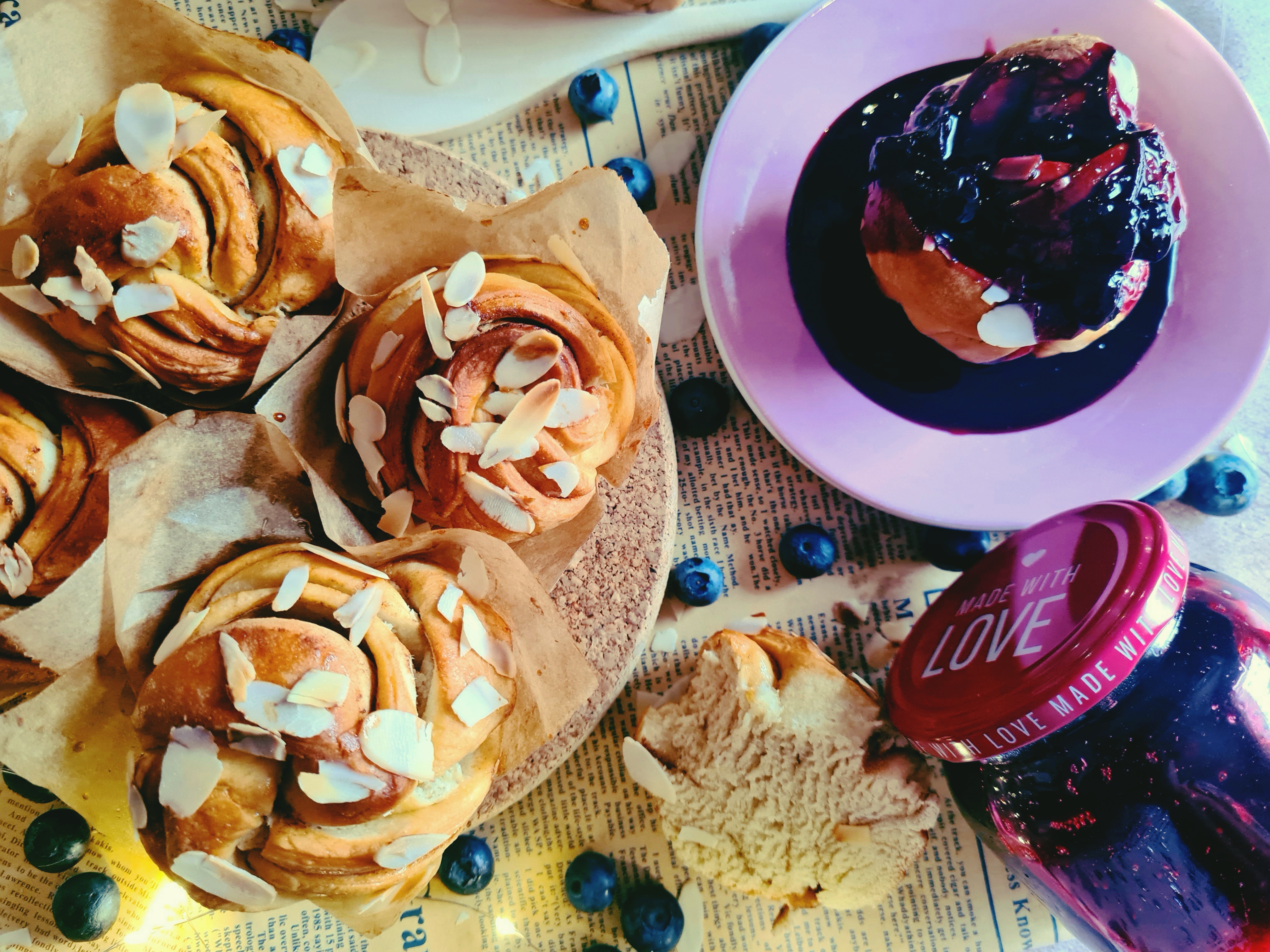 Muffin cu crema de scortisoara si sos de afine