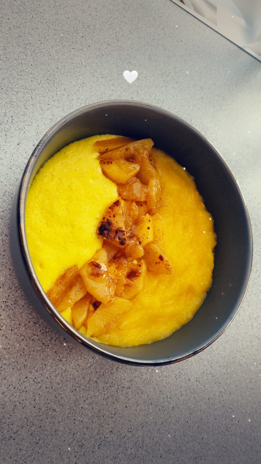 Porridge de gris cu piure de mango si mango „caramelizat”