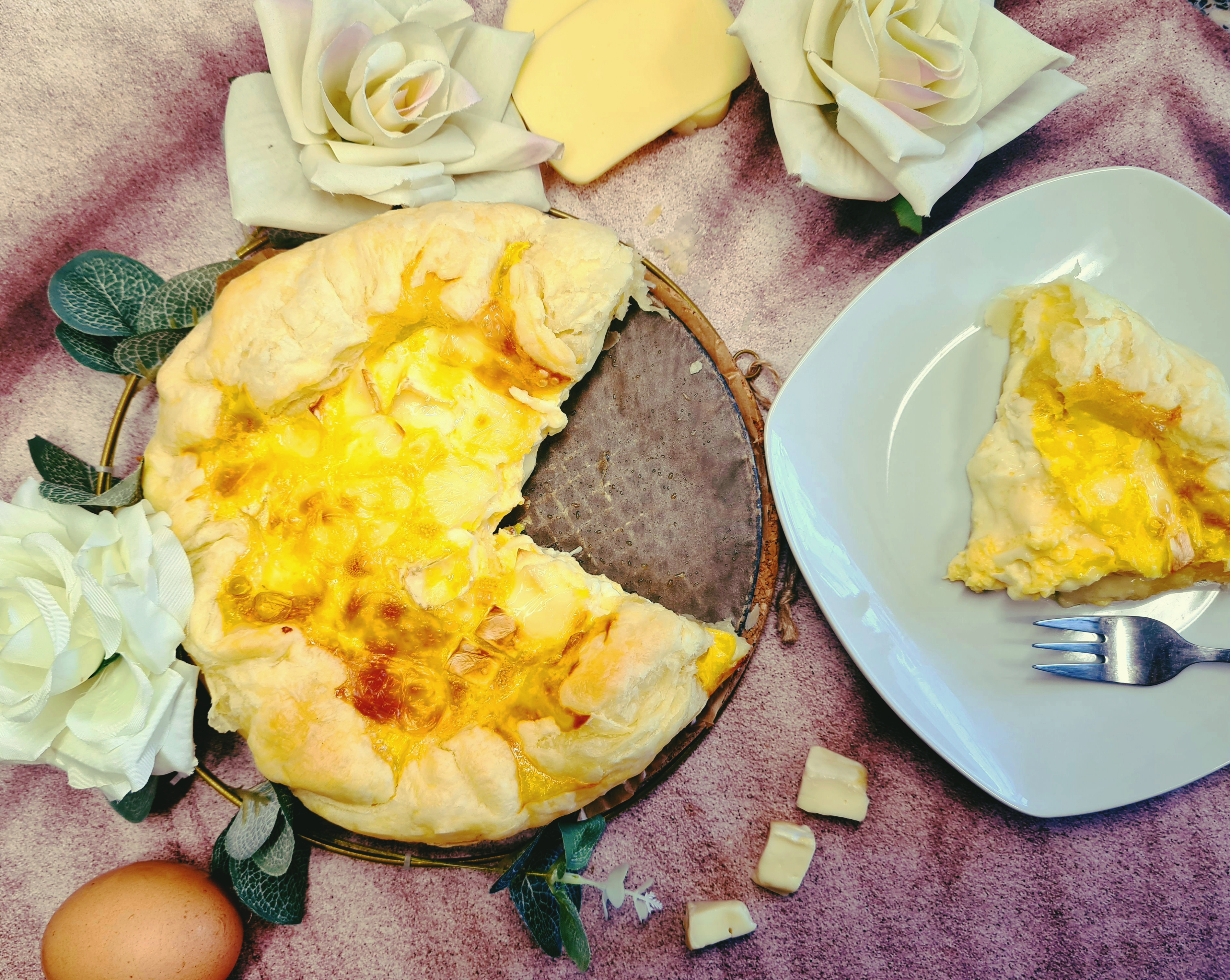 Omleta la cuptor cu camembert si cascaval