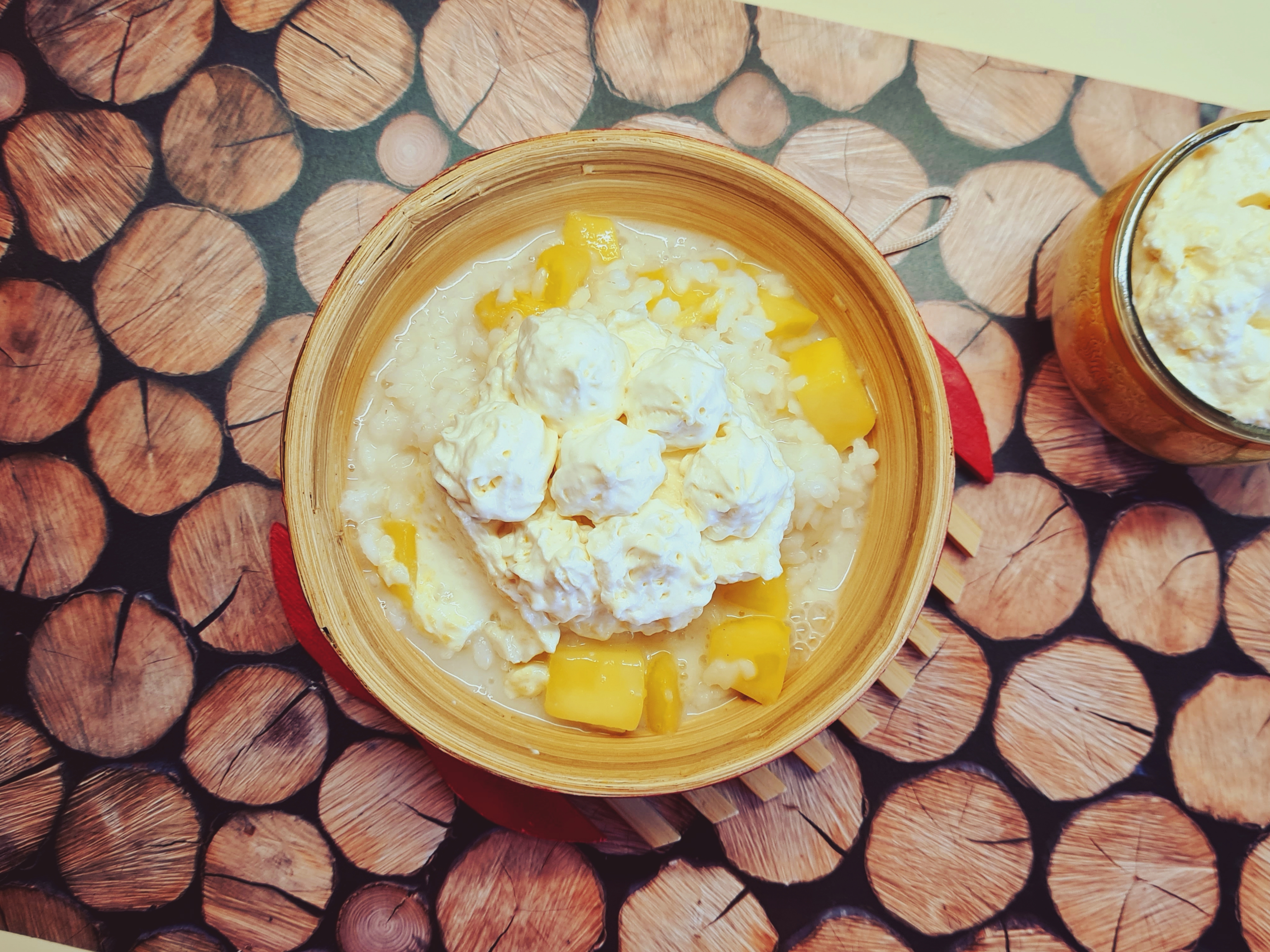 Porridge de orez cu spuma de mango