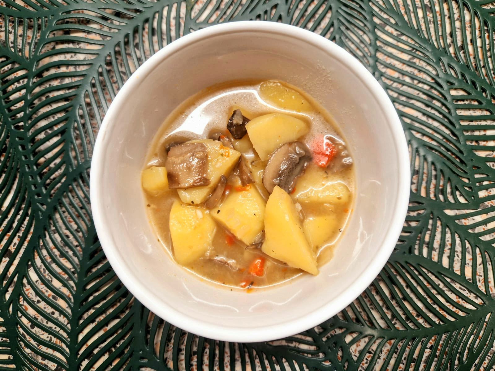 Gulas cu ciuperci