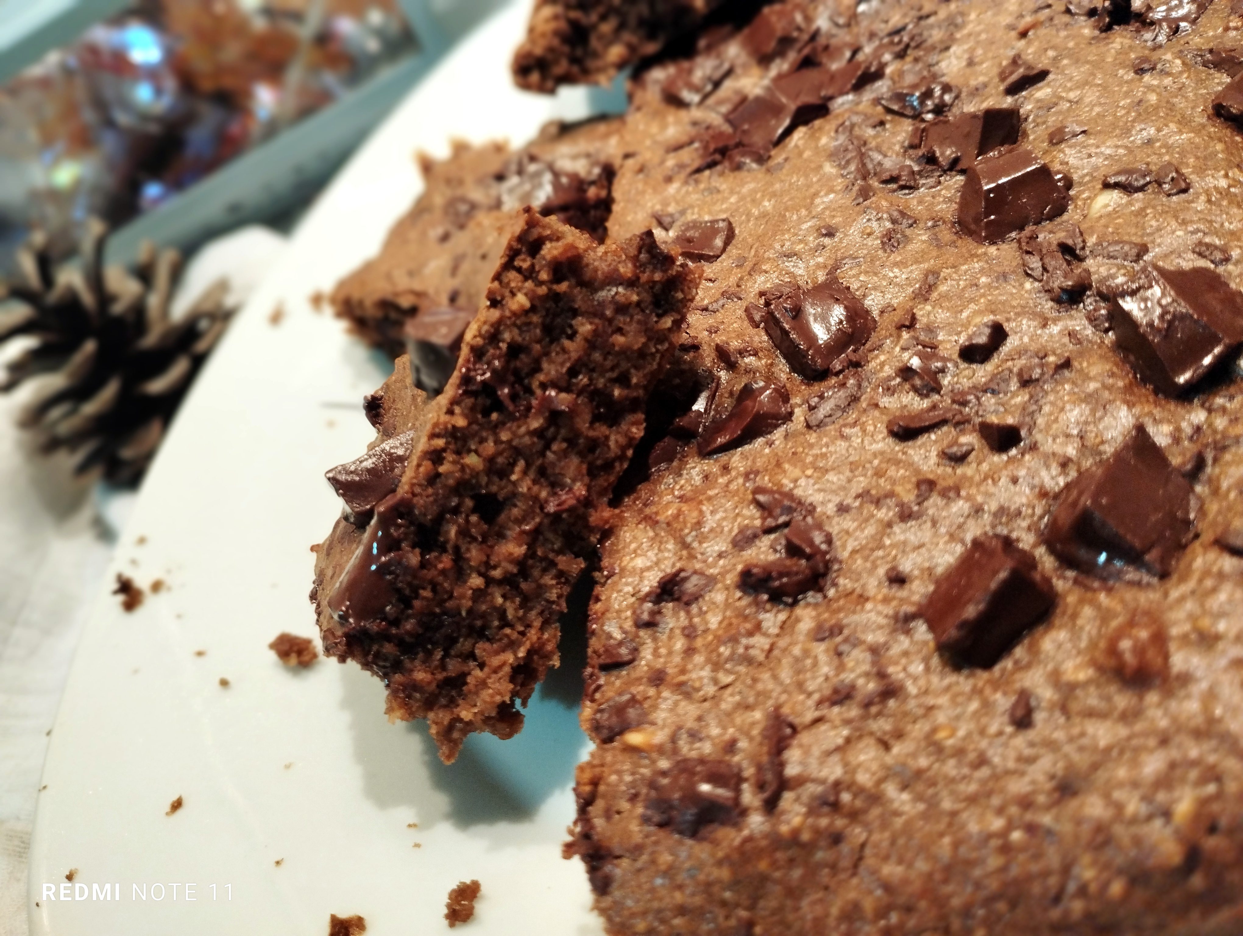 Brownie cu ovaz, nuca si ciocolata neagra