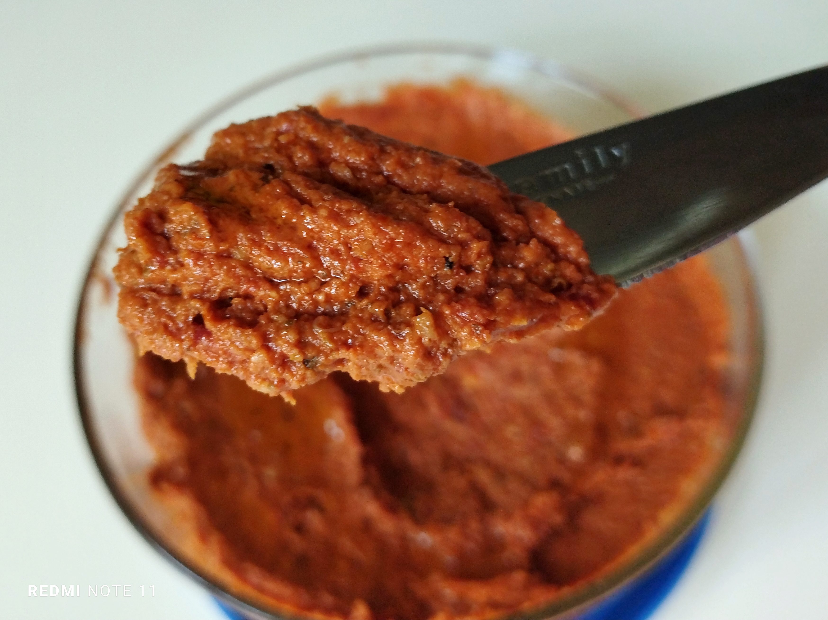 Pateu din rosii uscate