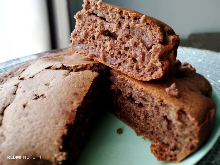 Bizcocho con dátiles (pandispan din curmale)