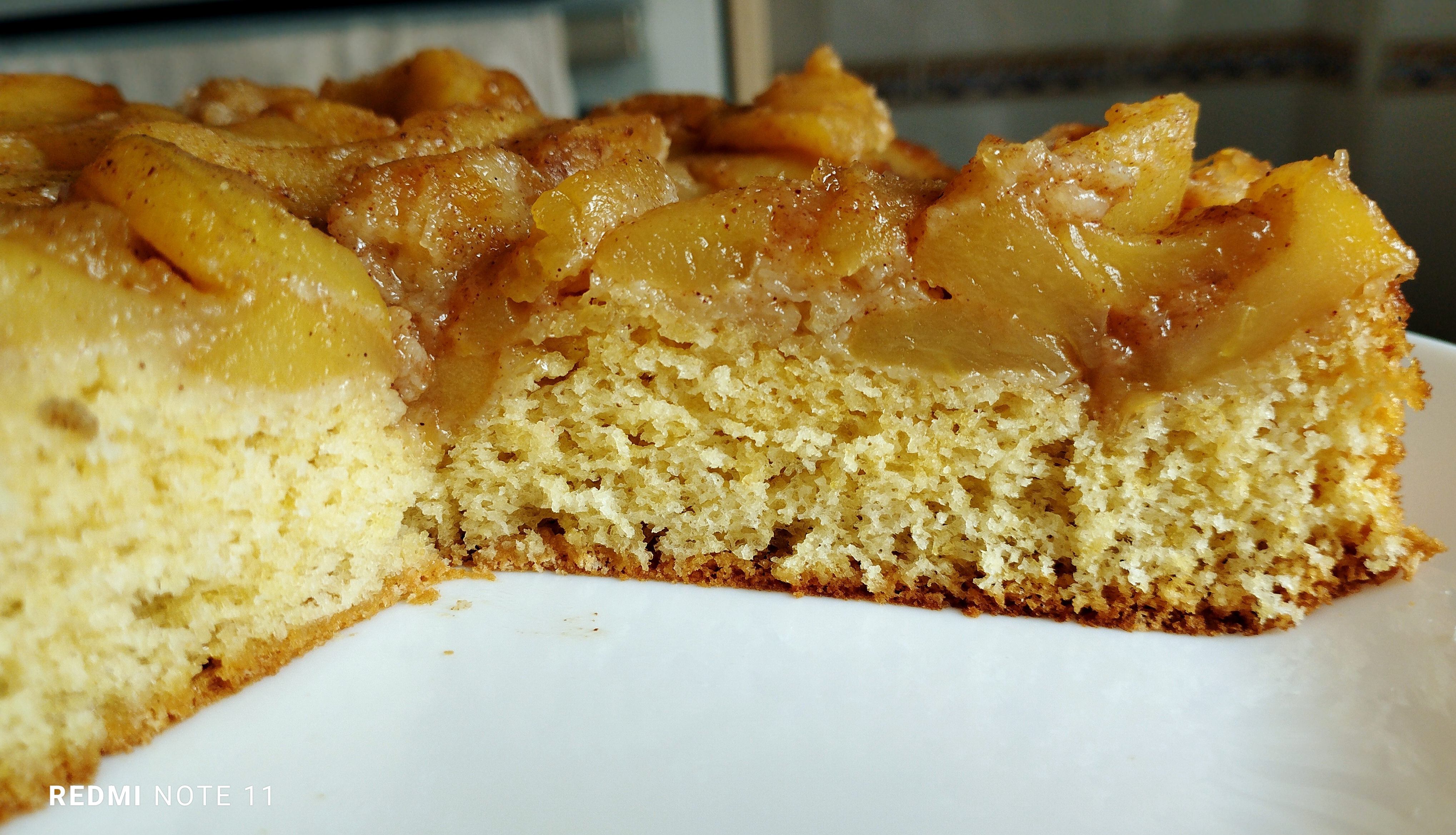 Prajitura rasturnata cu mere