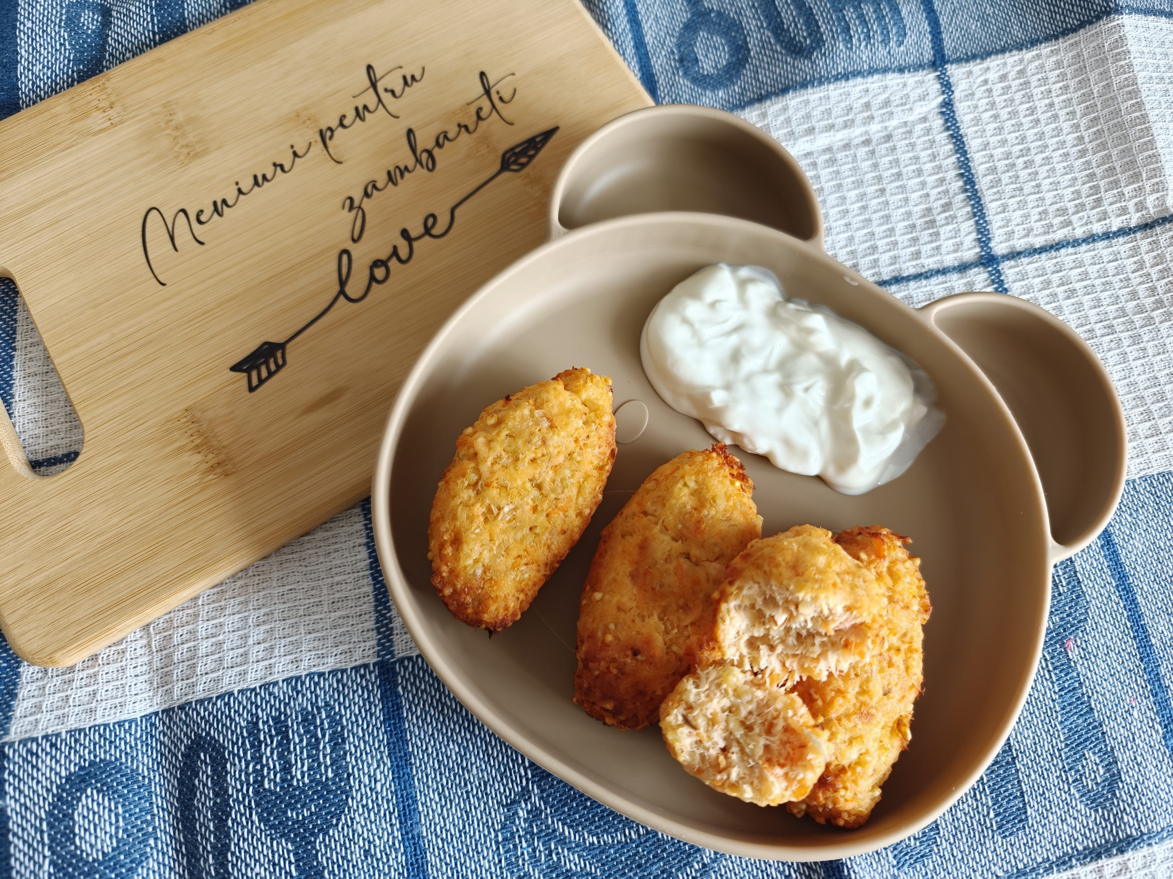 Chiftele cu somon si bulgur – BLW pentru bebe 7 luni+