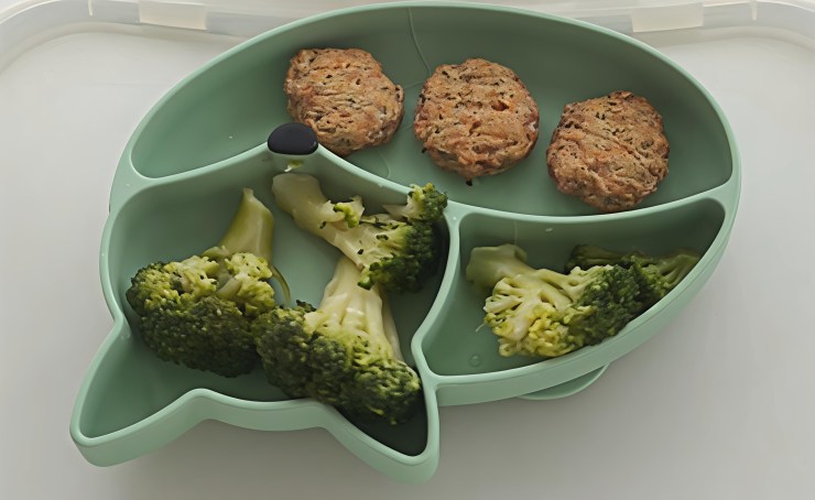 Chiftelute BLW din curcan cu dovlecel si morcov – reteta pentru 7 luni+