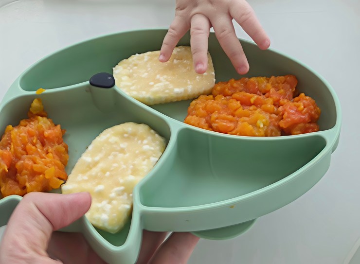 Mamaliguta cu branzica pentru bebelusi – reteta BLW 7 luni+