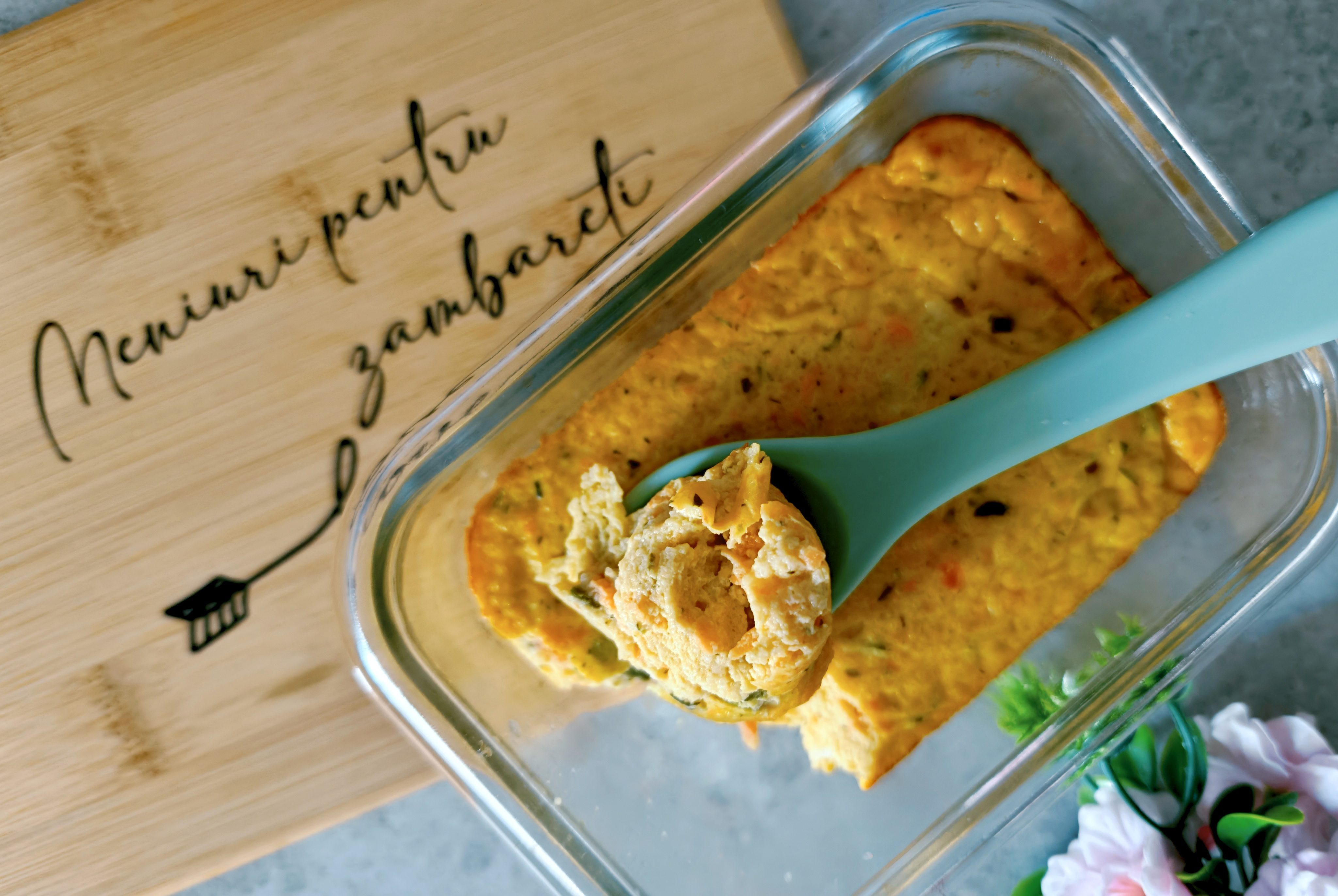 Budincă sărată cu legume și caș (BLW 9 luni) – rețetă rapidă pentru cină